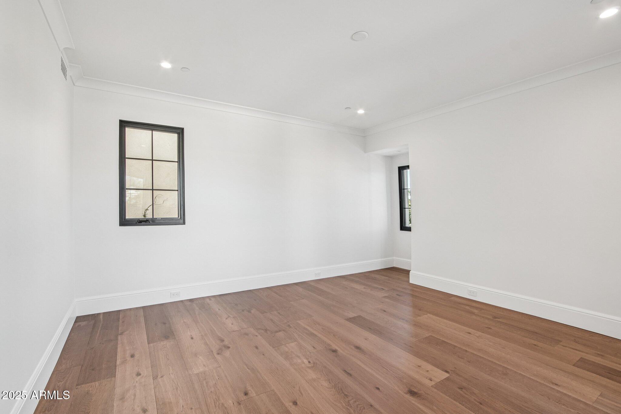 5830 N ECHO CANYON Lane