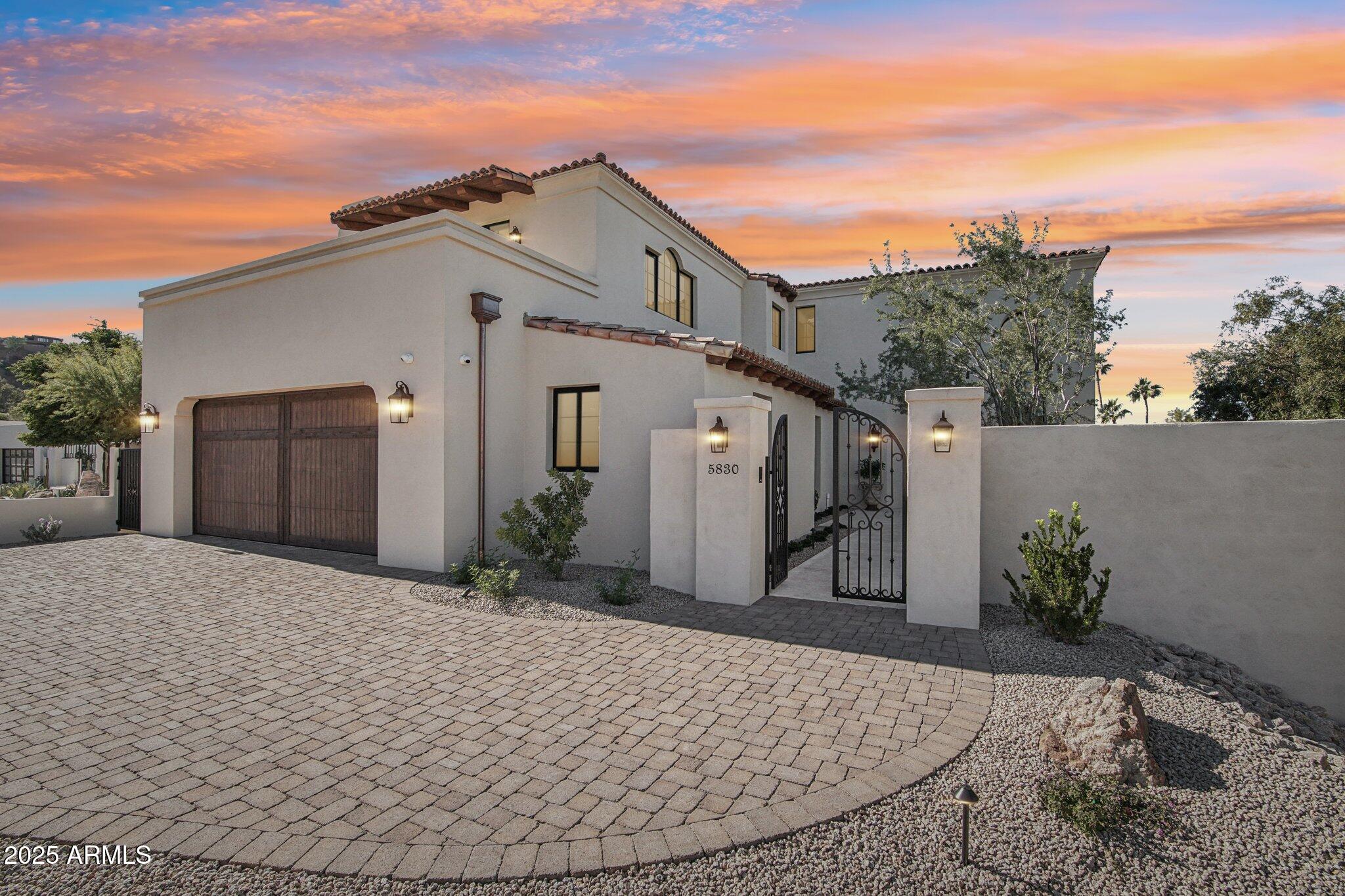 5830 N ECHO CANYON Lane