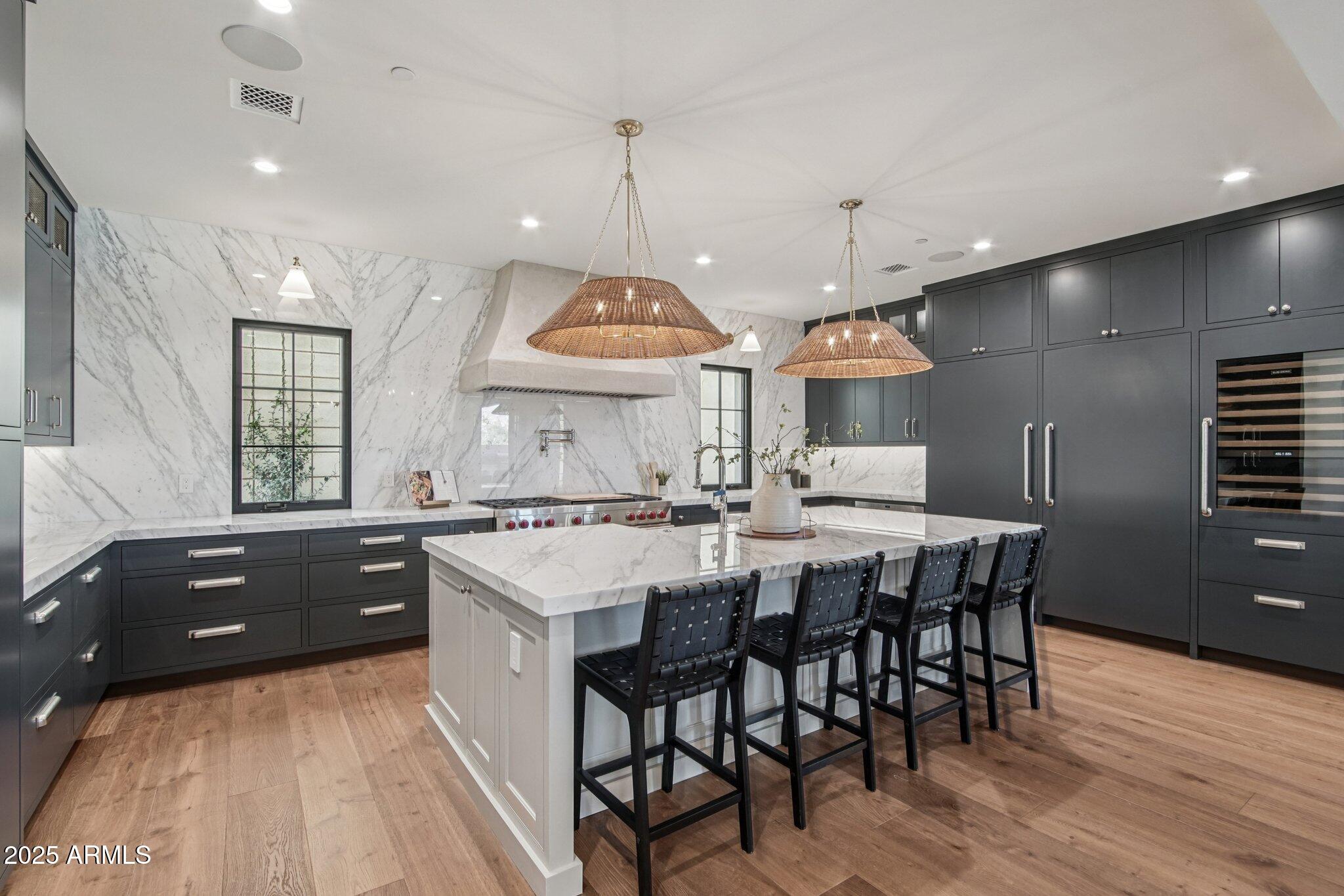 5830 N ECHO CANYON Lane