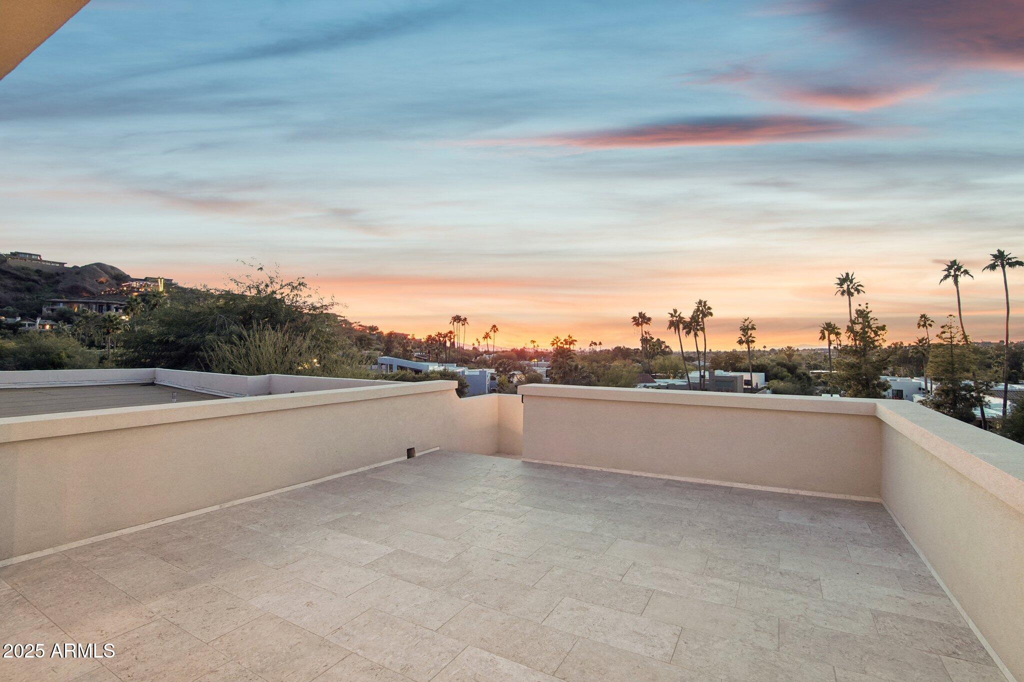 5830 N ECHO CANYON Lane