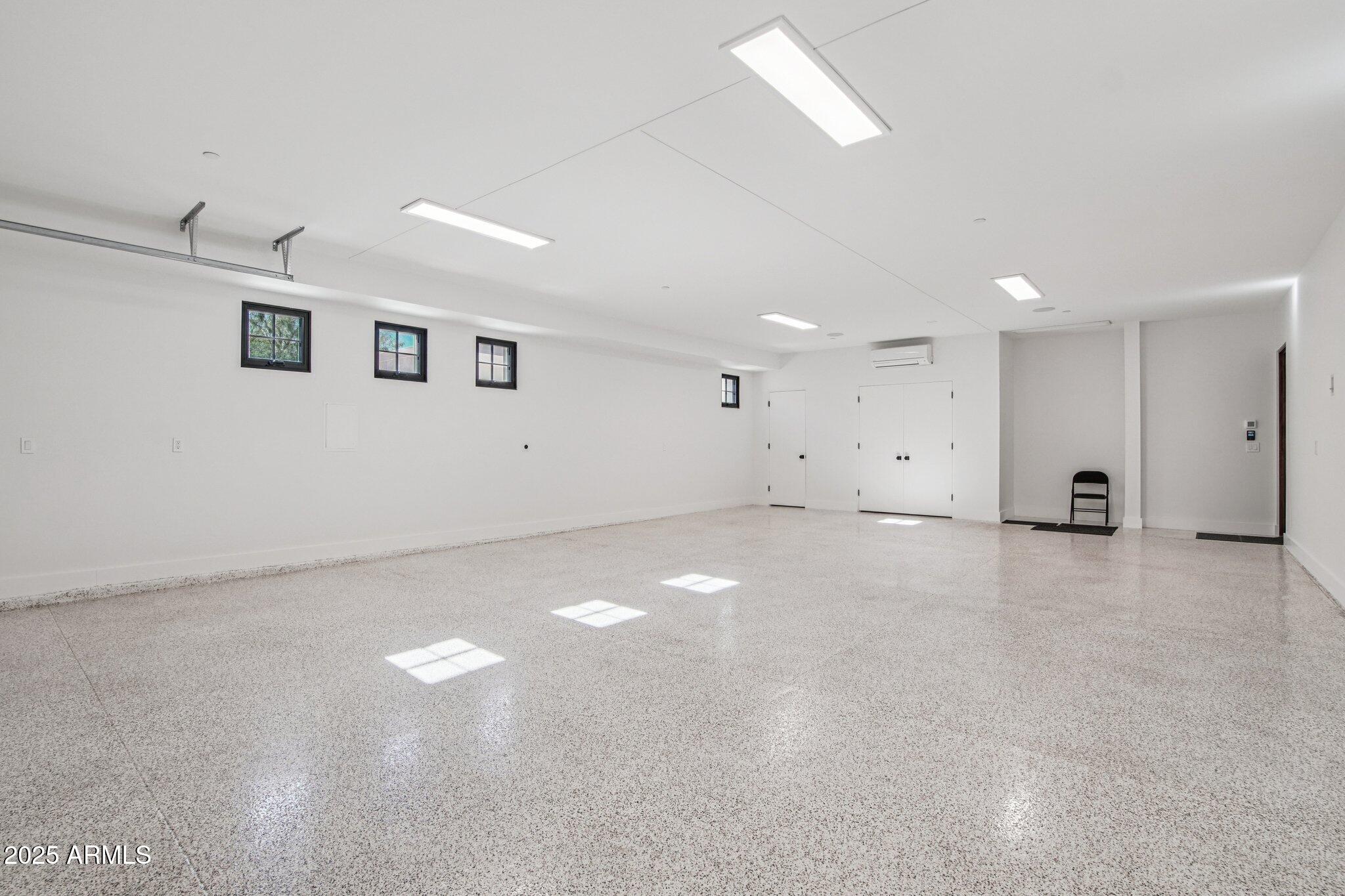 5830 N ECHO CANYON Lane