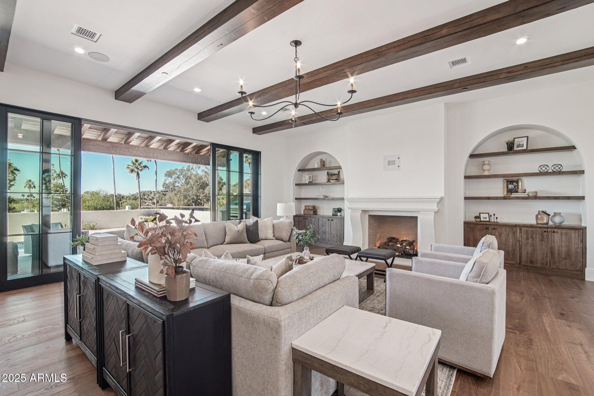 5830 N ECHO CANYON Lane