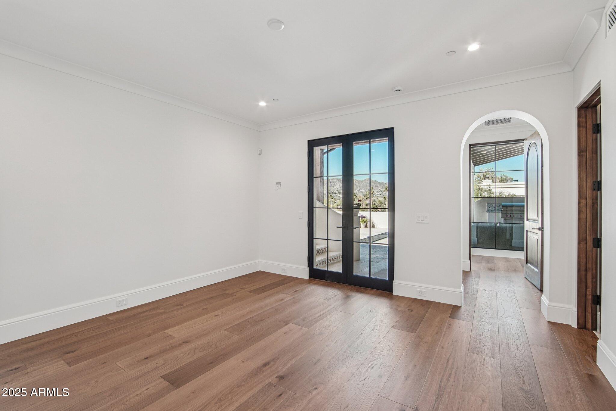 5830 N ECHO CANYON Lane