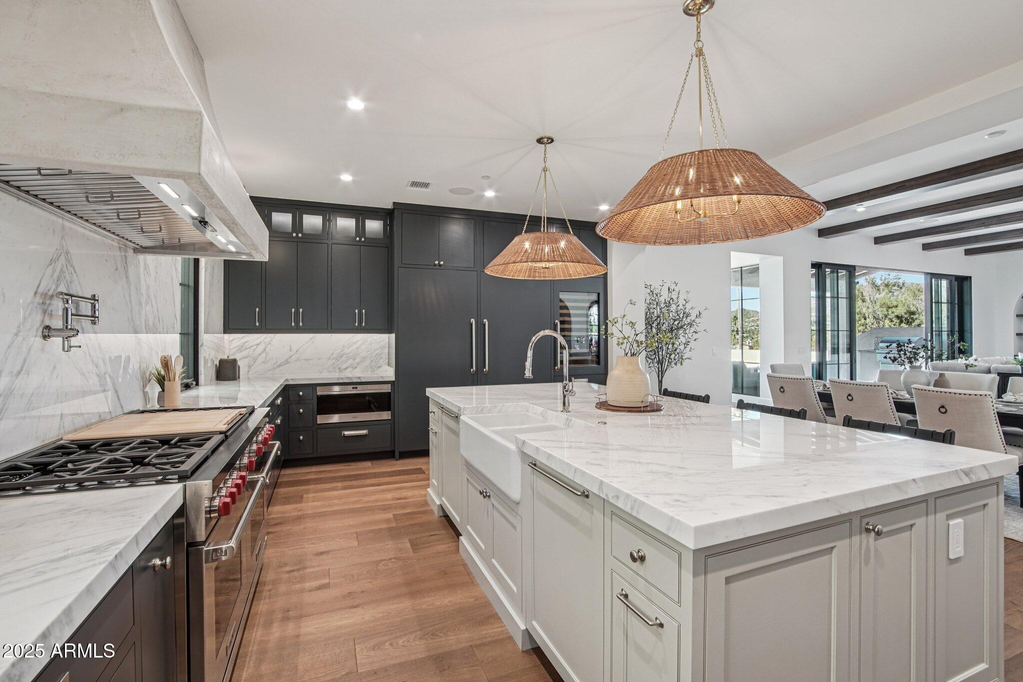 5830 N ECHO CANYON Lane