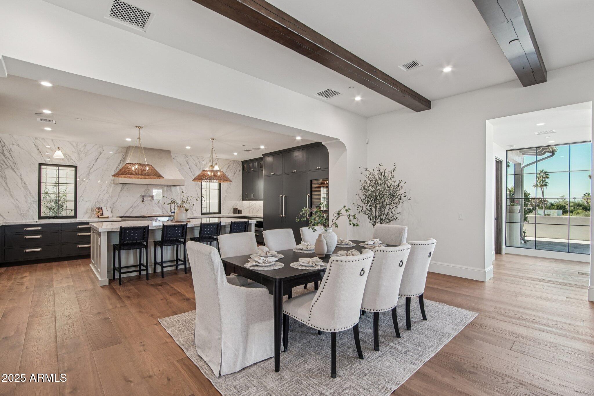 5830 N ECHO CANYON Lane