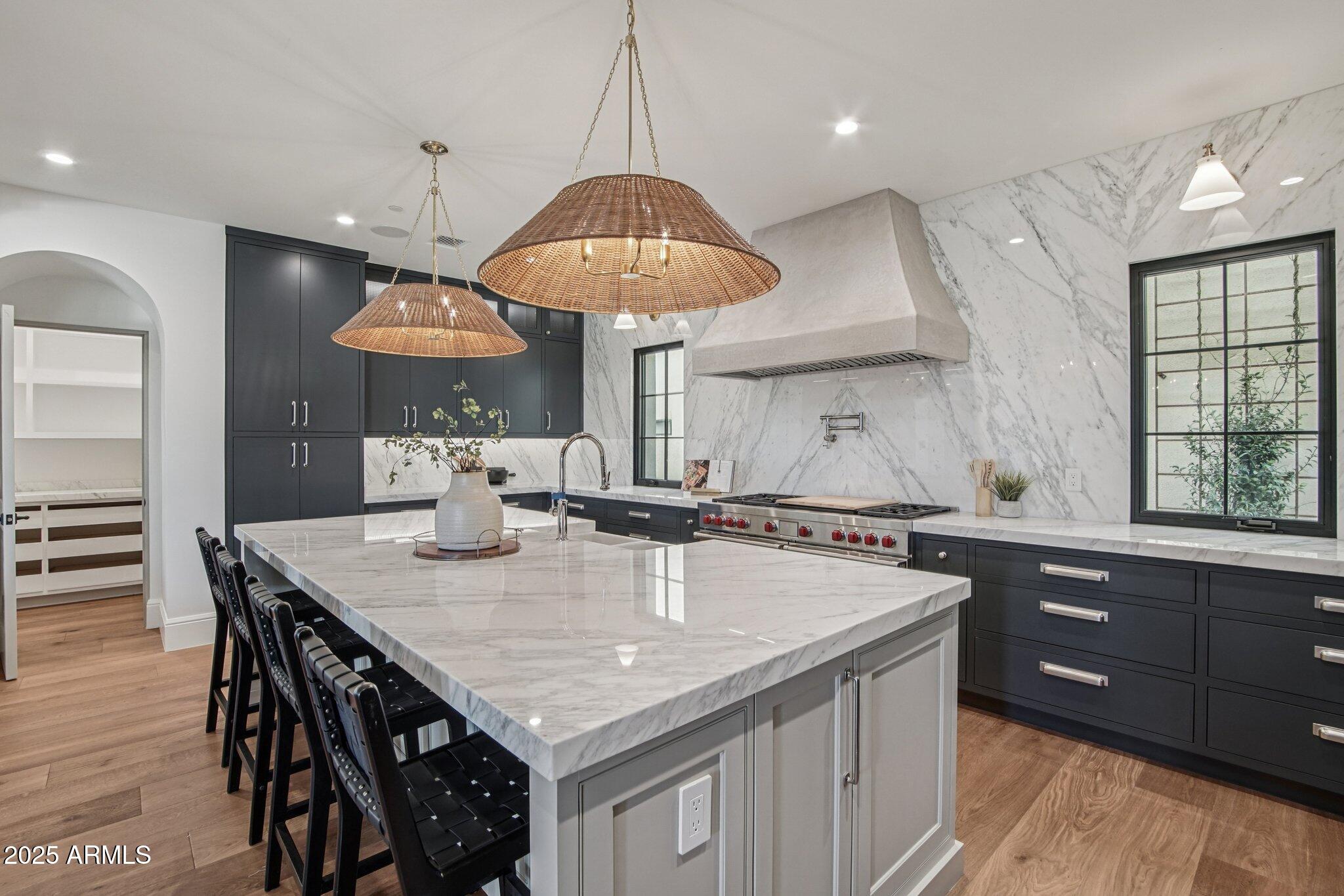 5830 N ECHO CANYON Lane