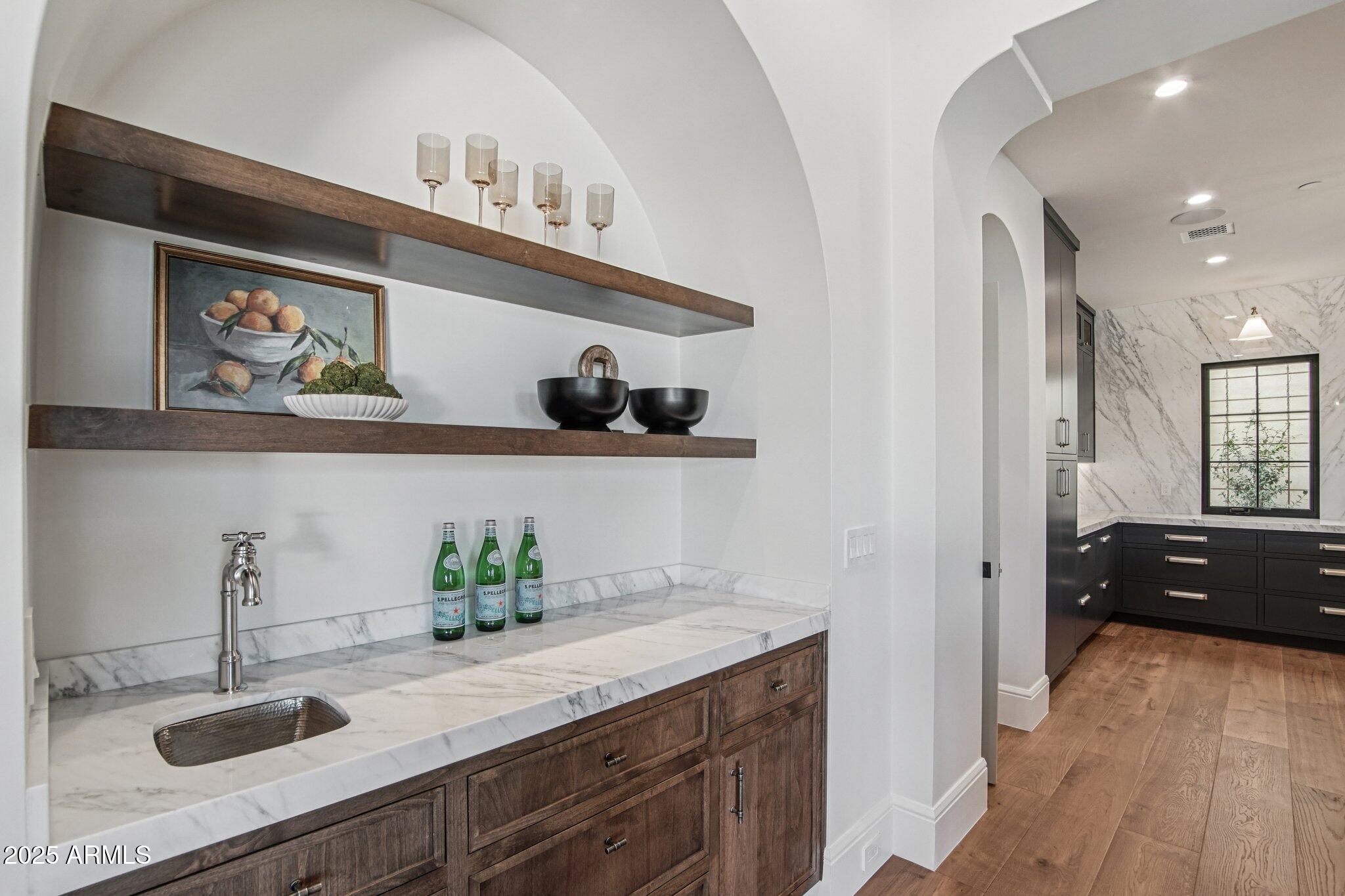 5830 N ECHO CANYON Lane