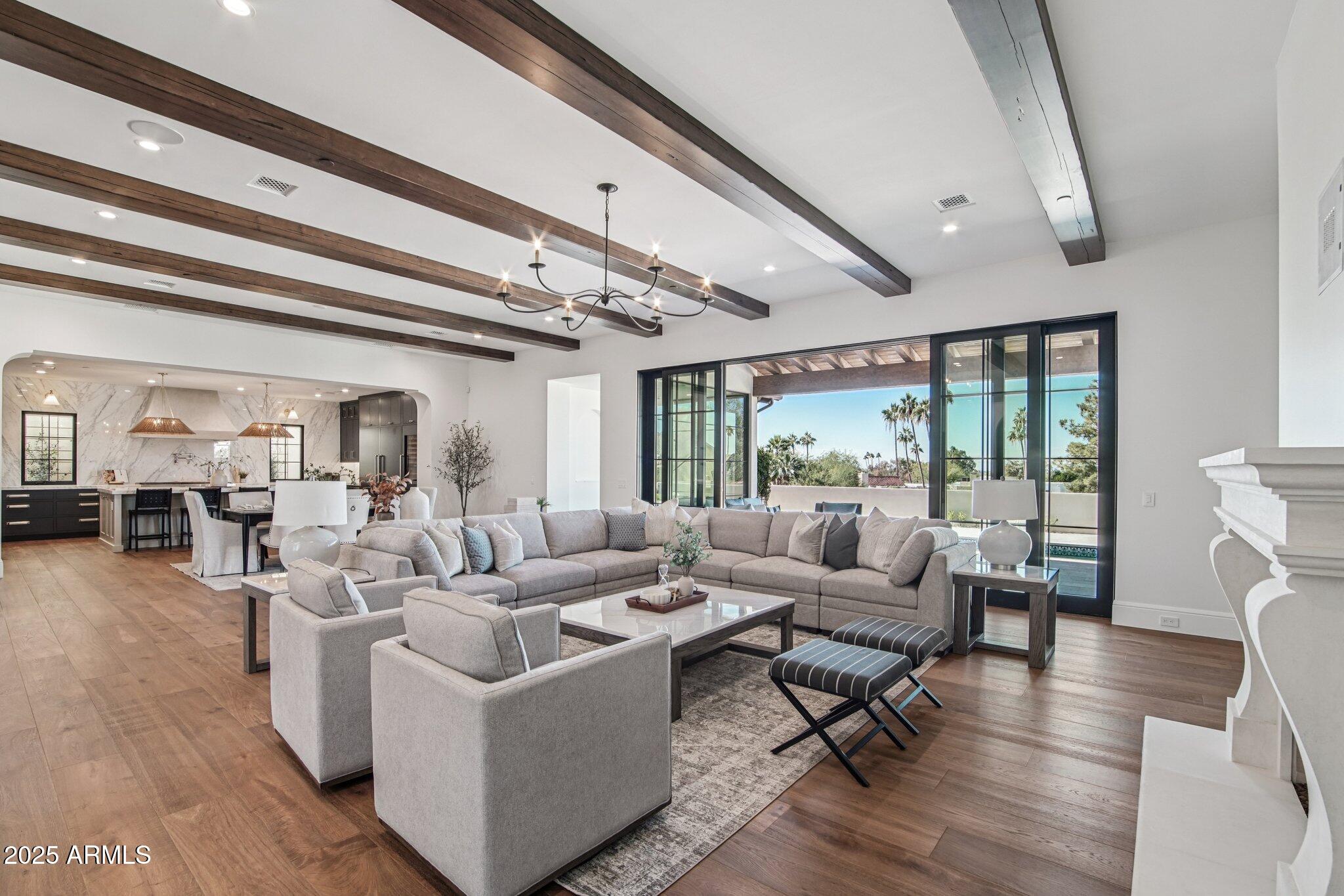 5830 N ECHO CANYON Lane