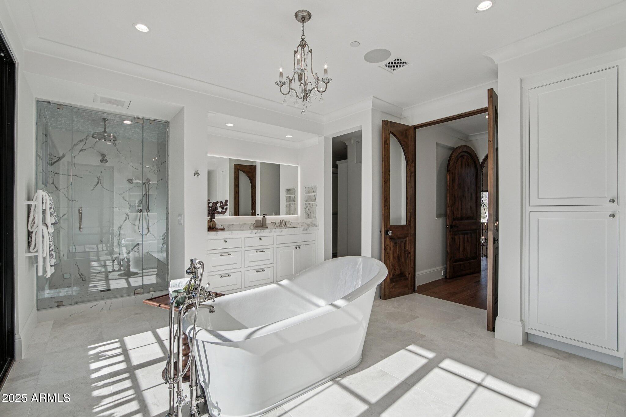 5830 N ECHO CANYON Lane