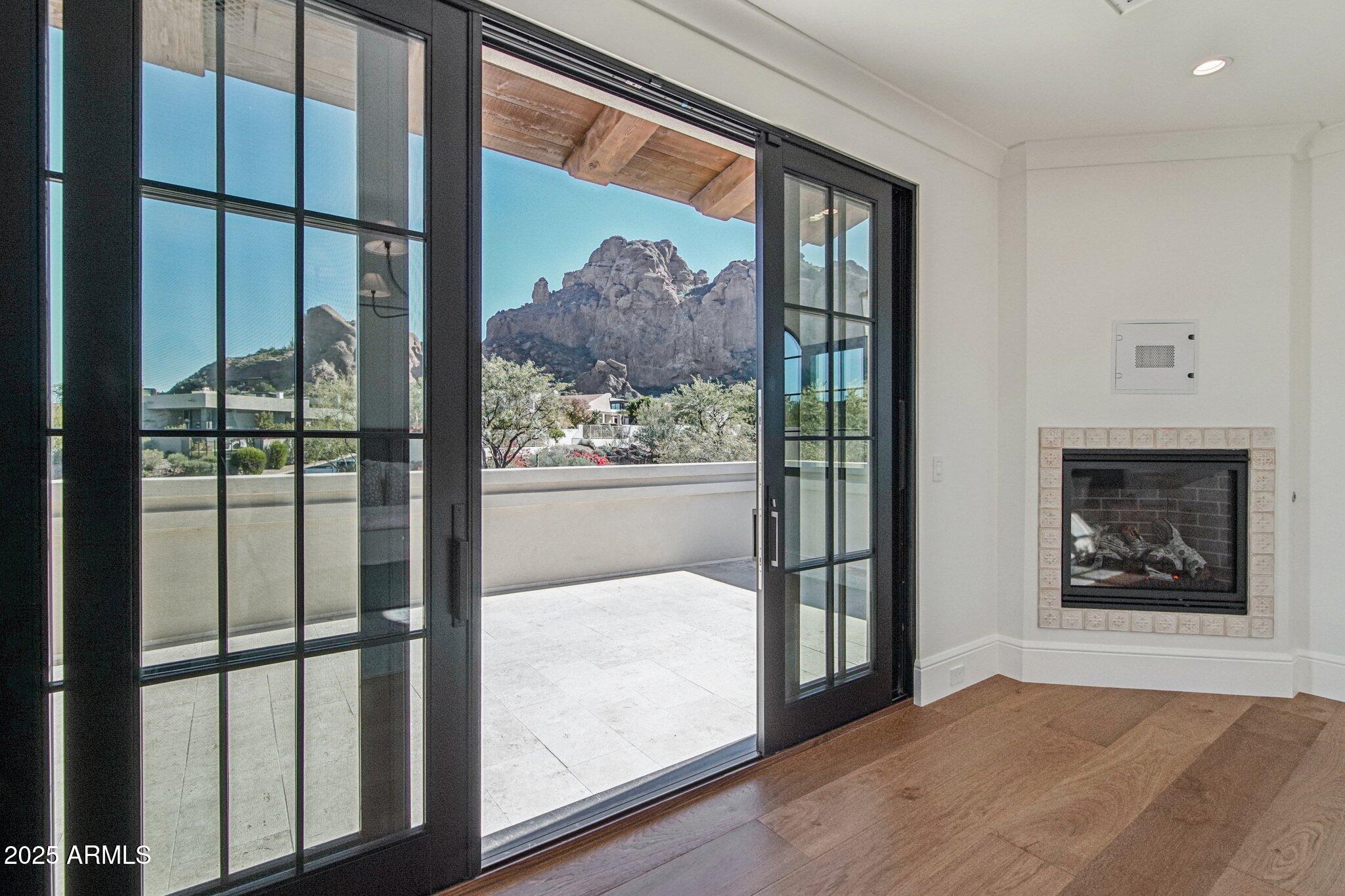 5830 N ECHO CANYON Lane