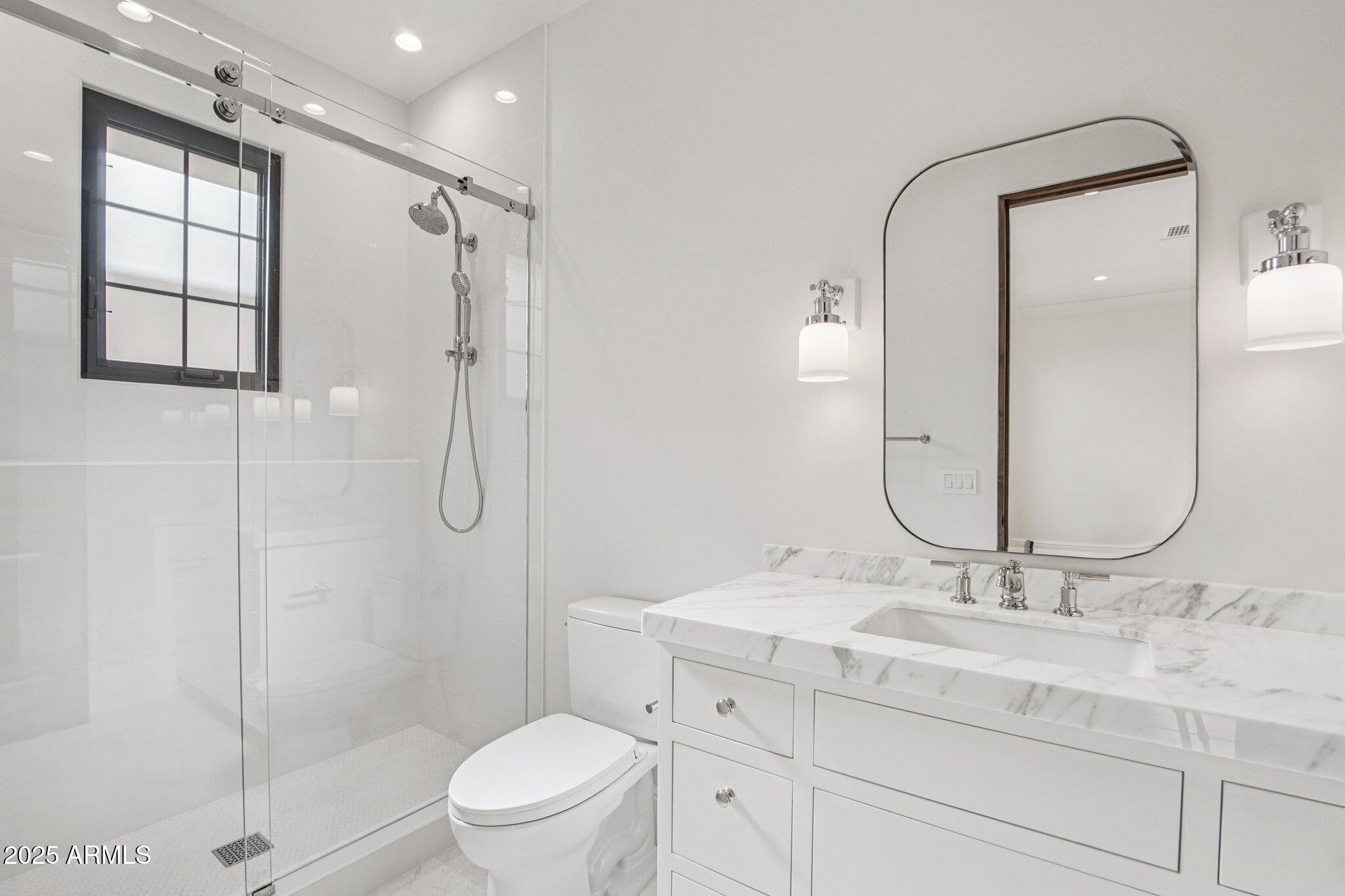 5830 N ECHO CANYON Lane