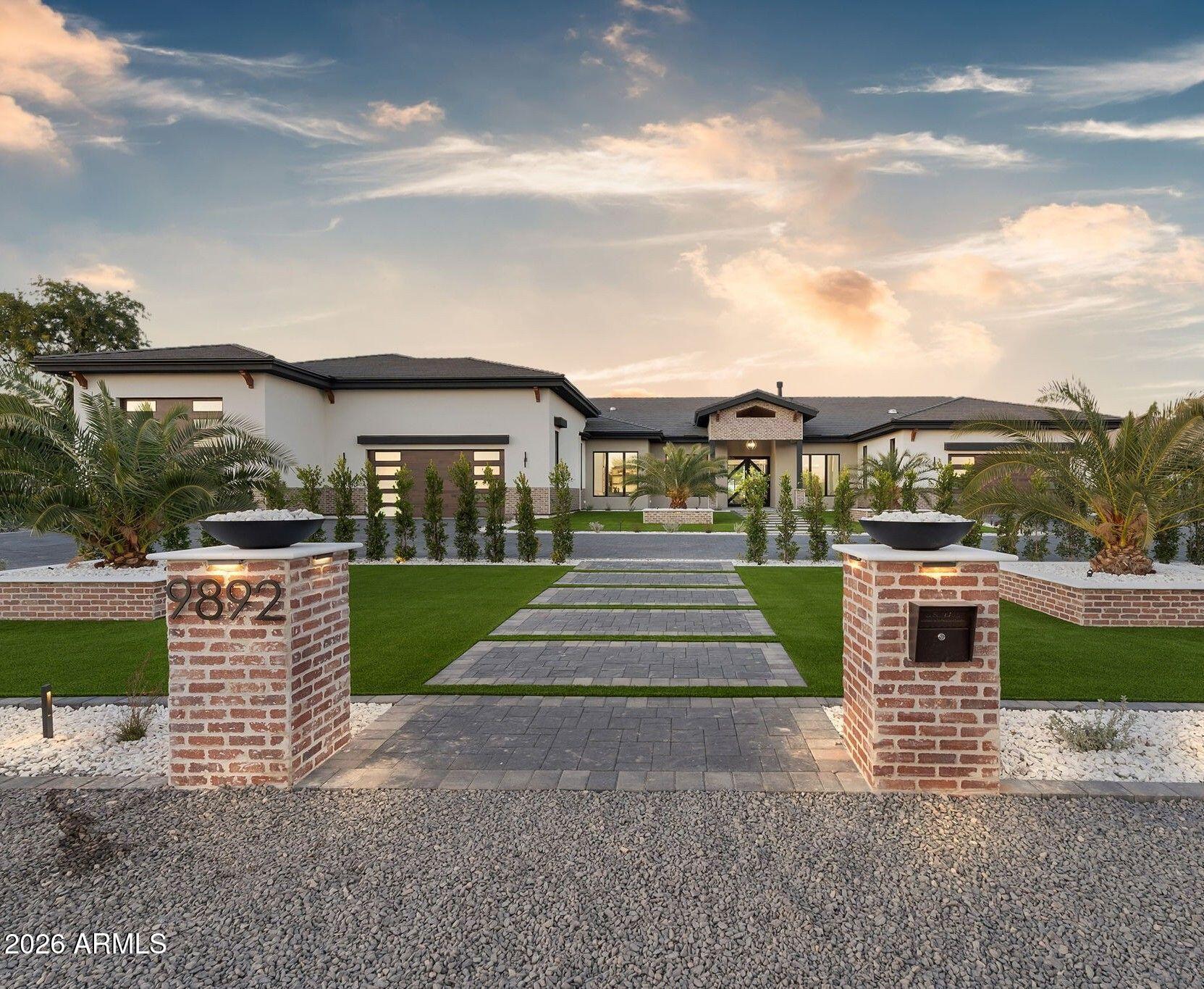 9892 E Charter Oak Road