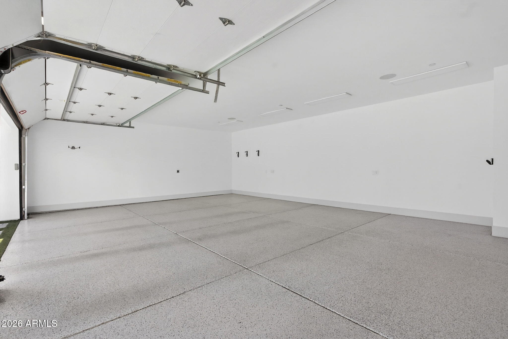 5617 E MONTECITO Avenue