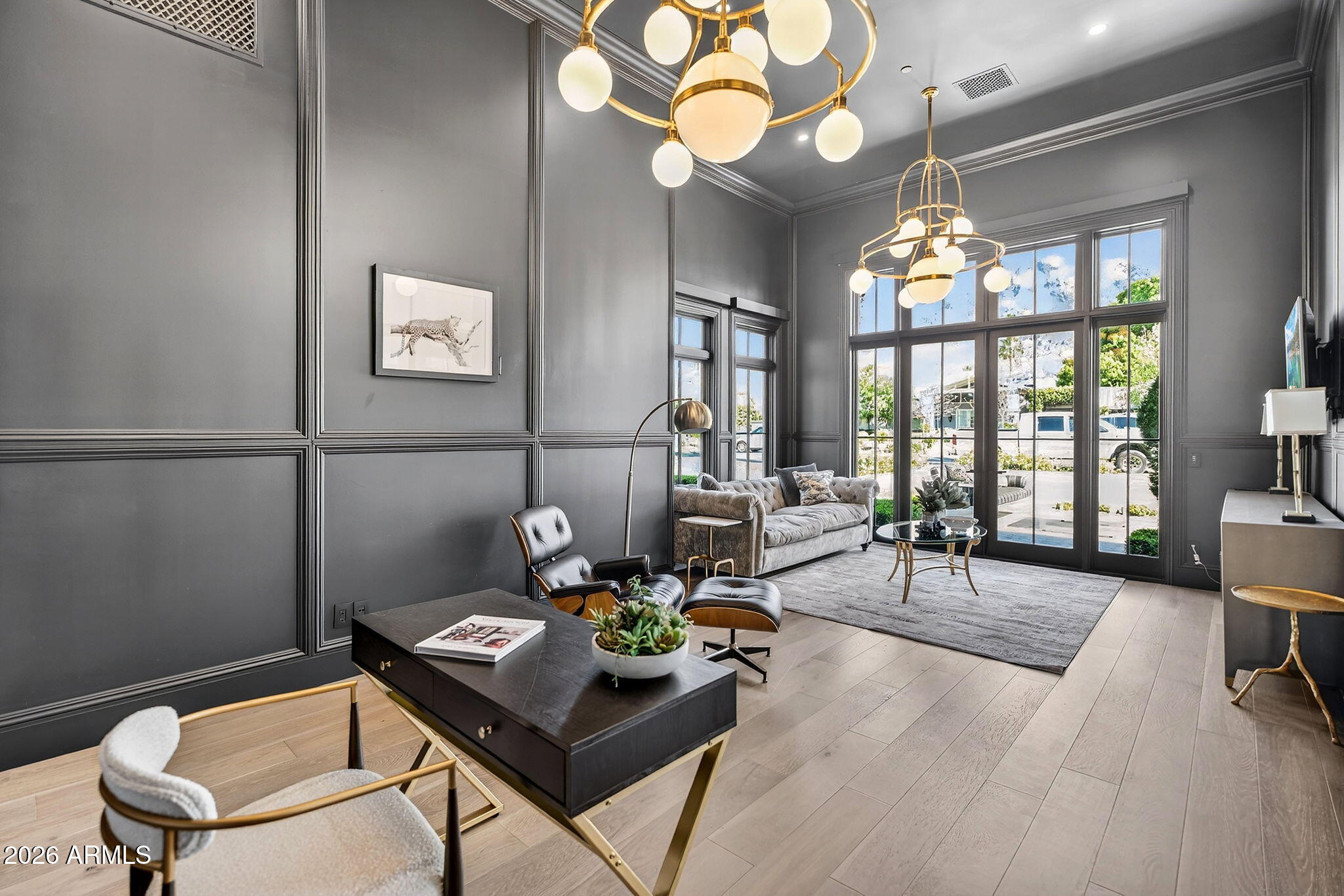 5617 E MONTECITO Avenue