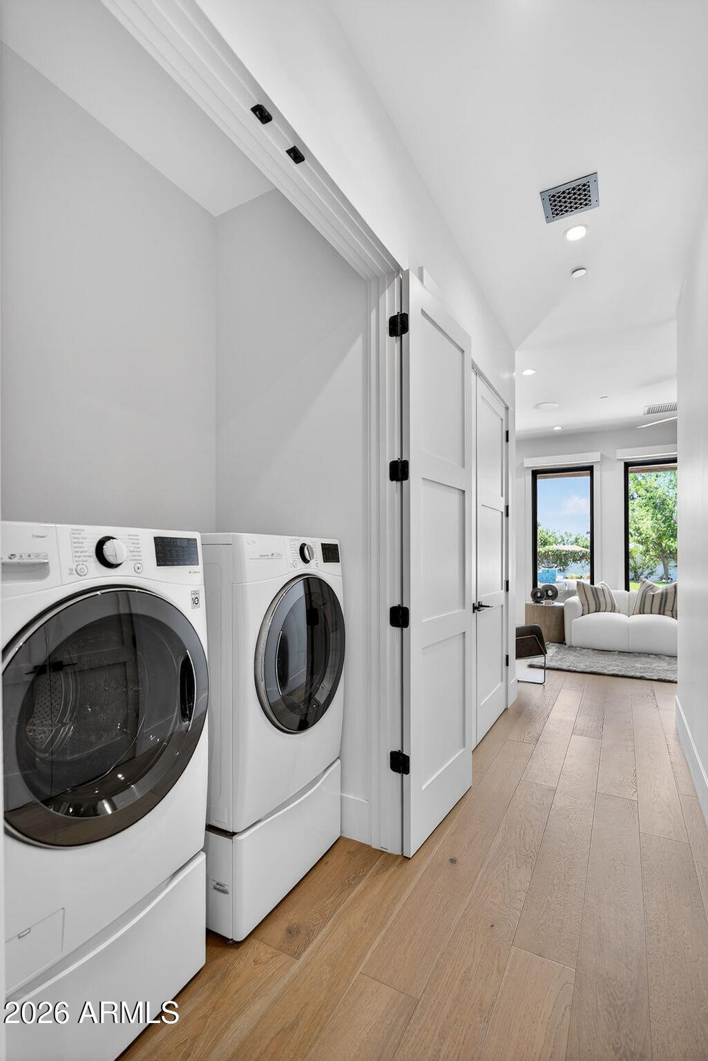 5617 E MONTECITO Avenue