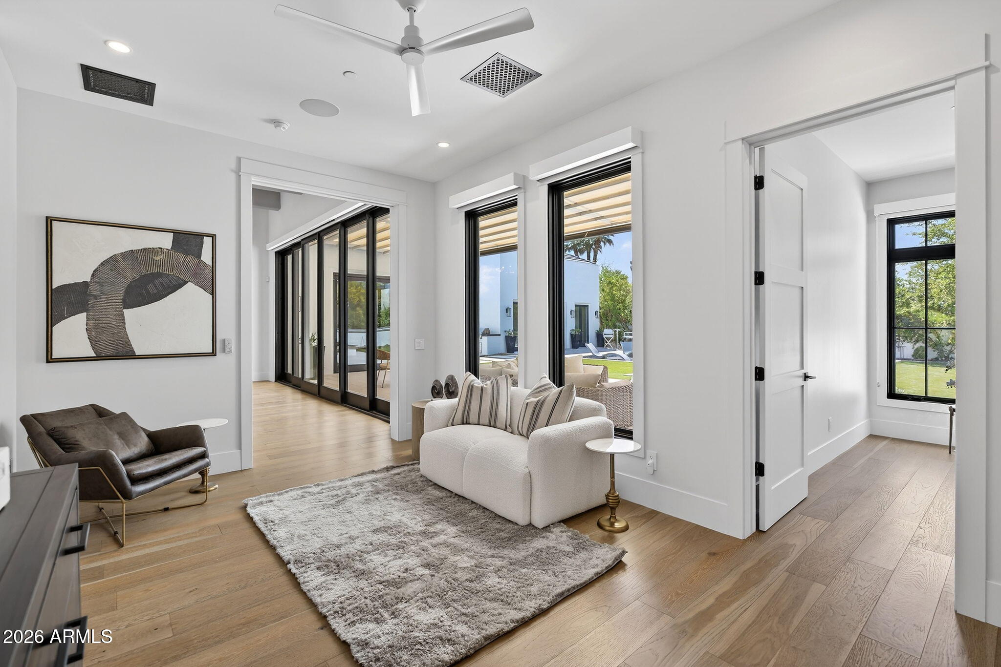 5617 E MONTECITO Avenue