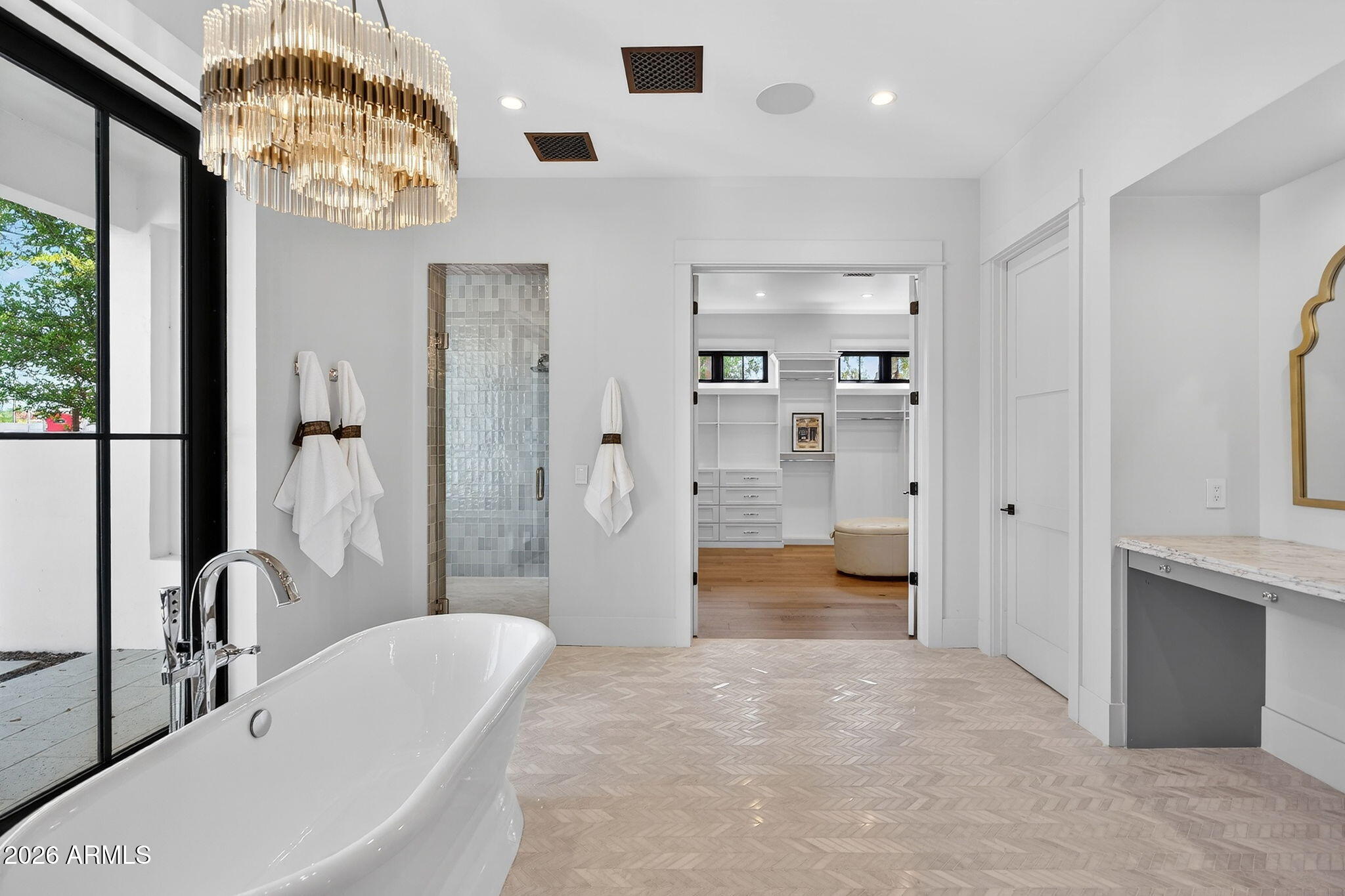 5617 E MONTECITO Avenue