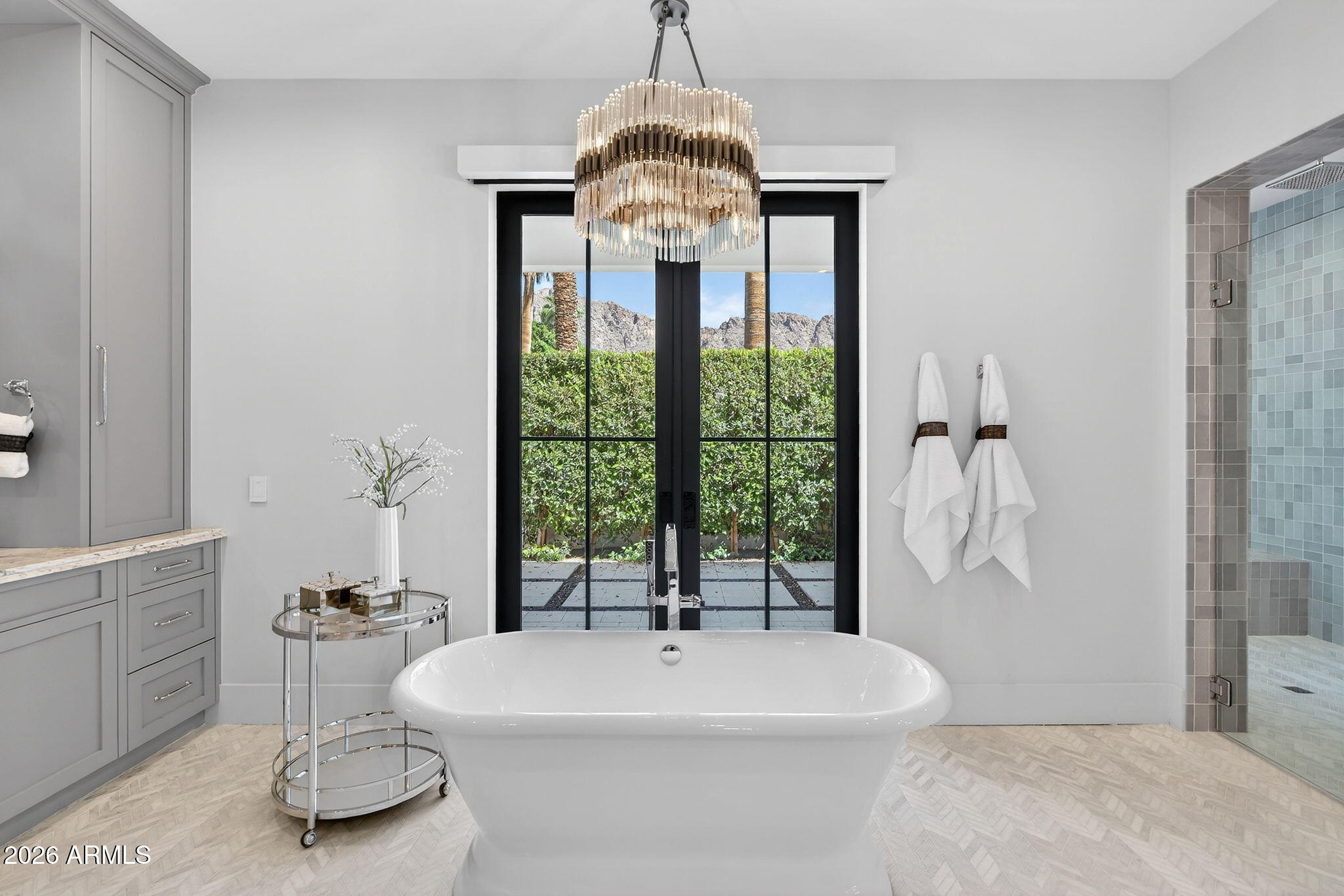 5617 E MONTECITO Avenue