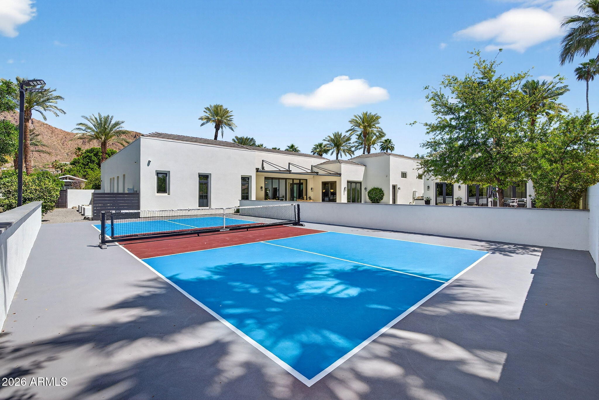 5617 E MONTECITO Avenue