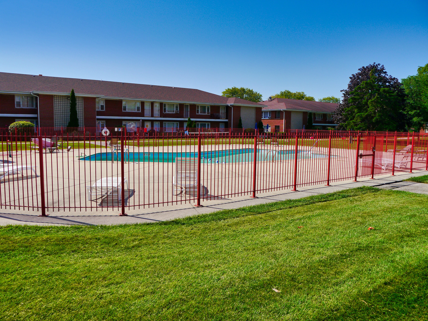 1107 HOLIDAY Lane Unit: 11