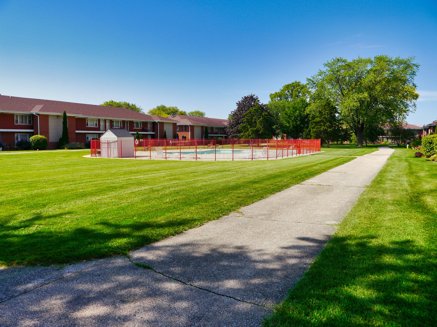 1107 HOLIDAY Lane Unit: 11