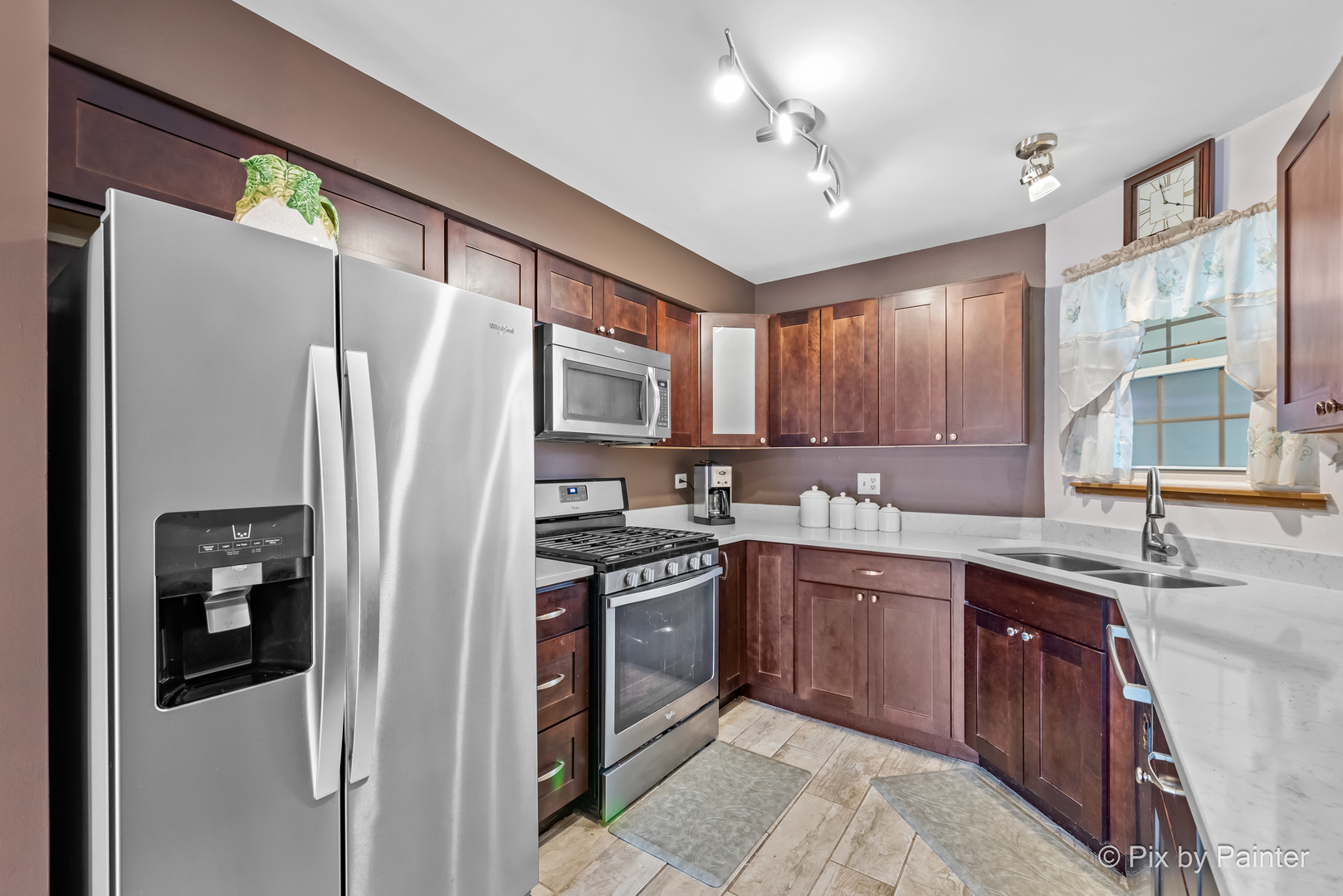 676 Shady Oaks Court