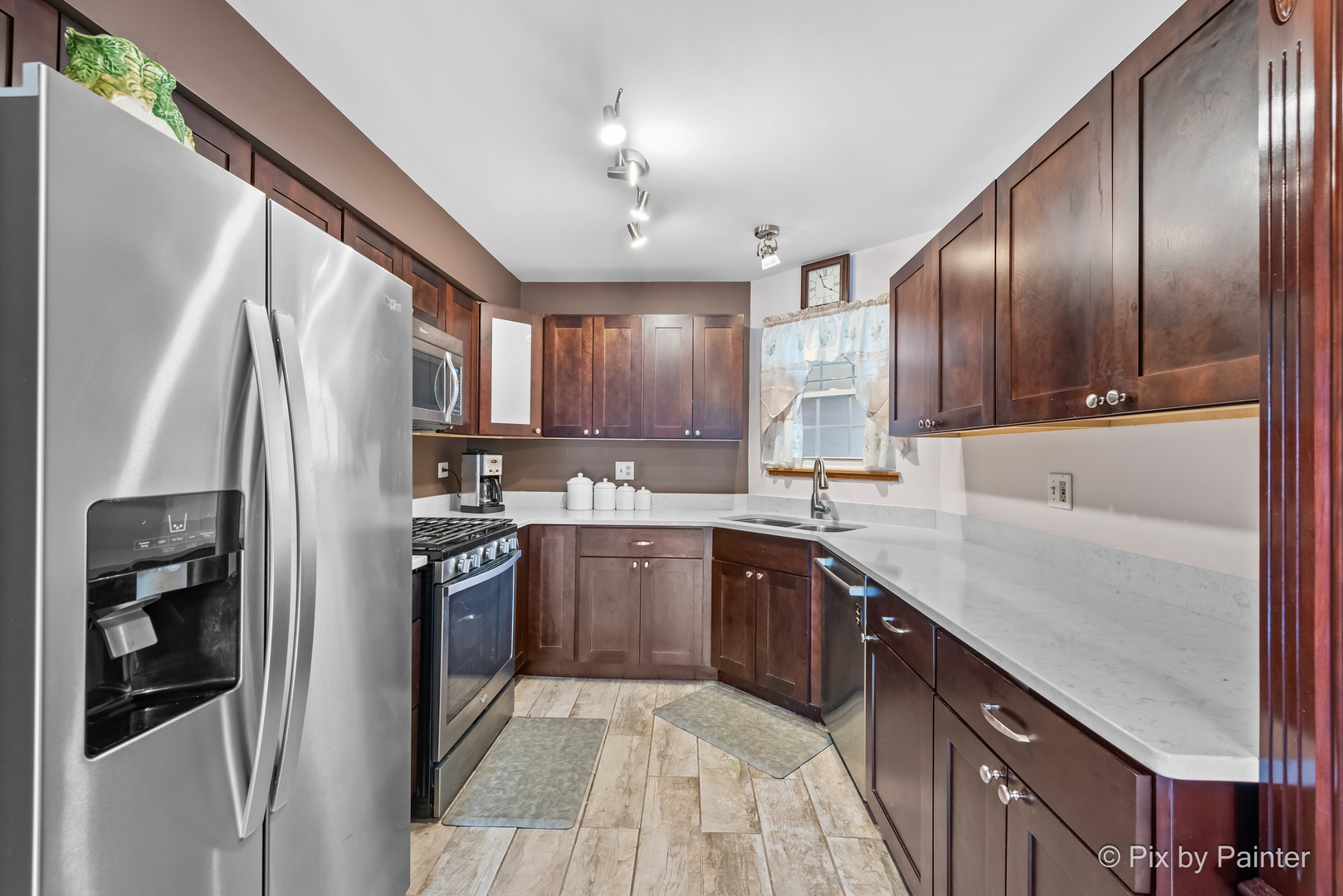 676 Shady Oaks Court