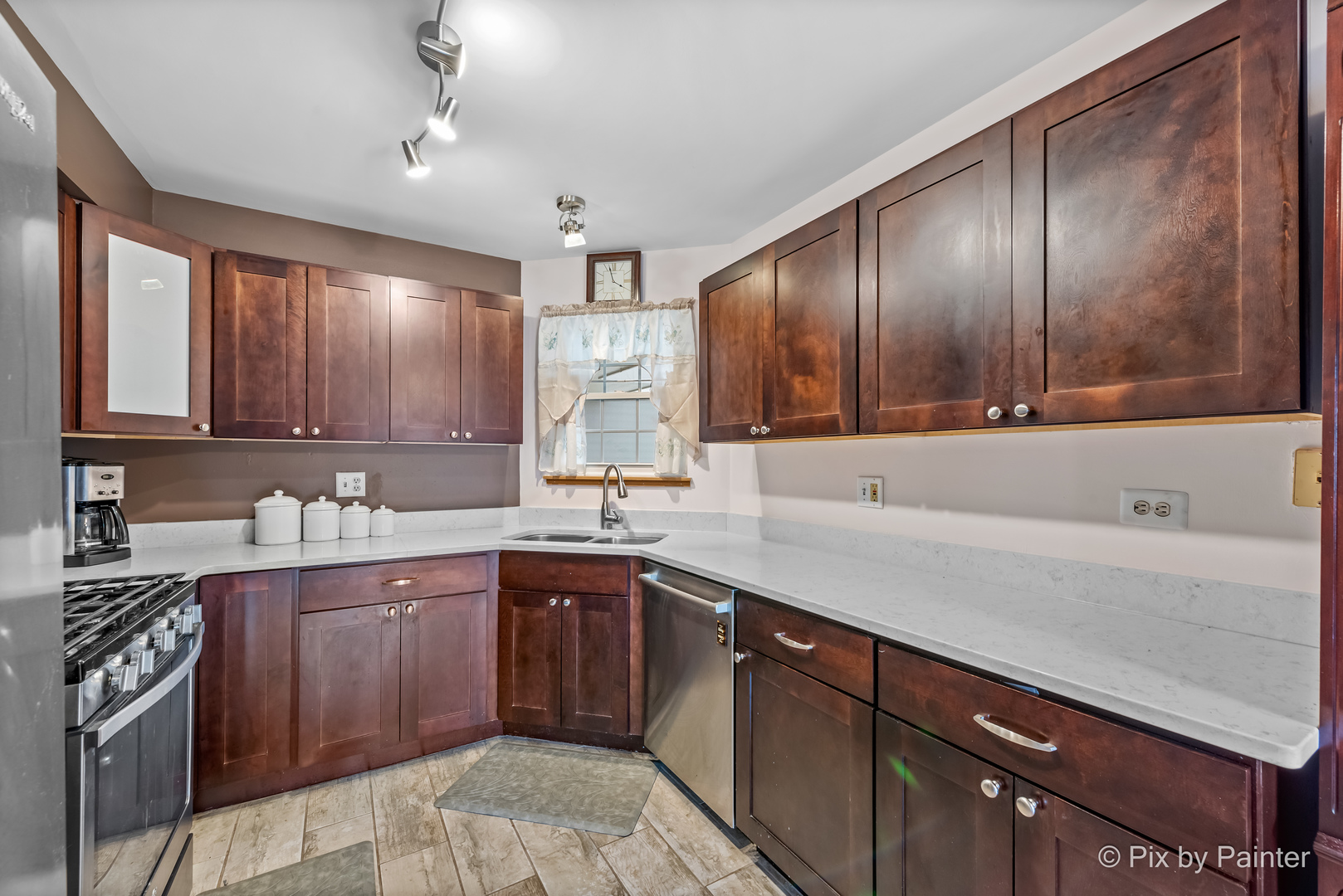 676 Shady Oaks Court