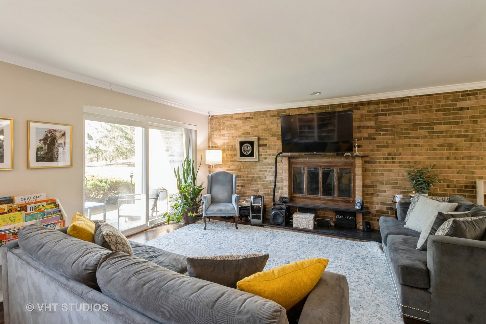 320 Claymoor Unit: 1E