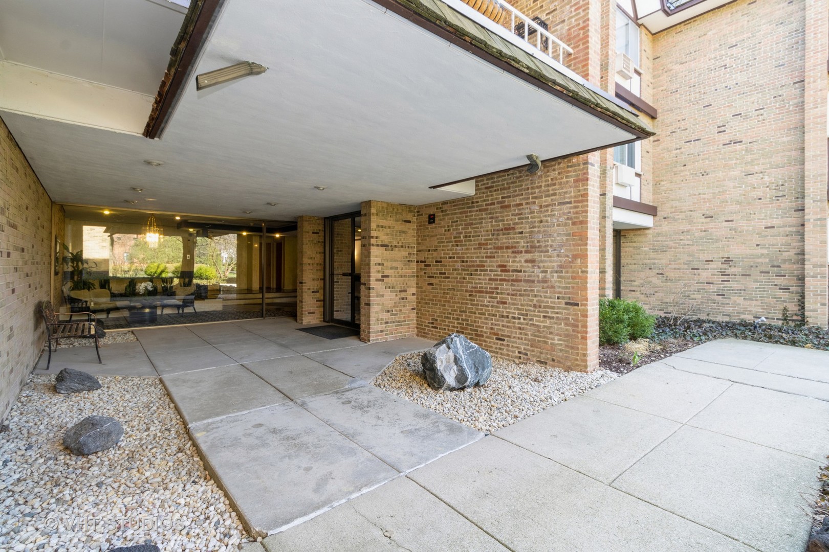 320 Claymoor Unit: 1E