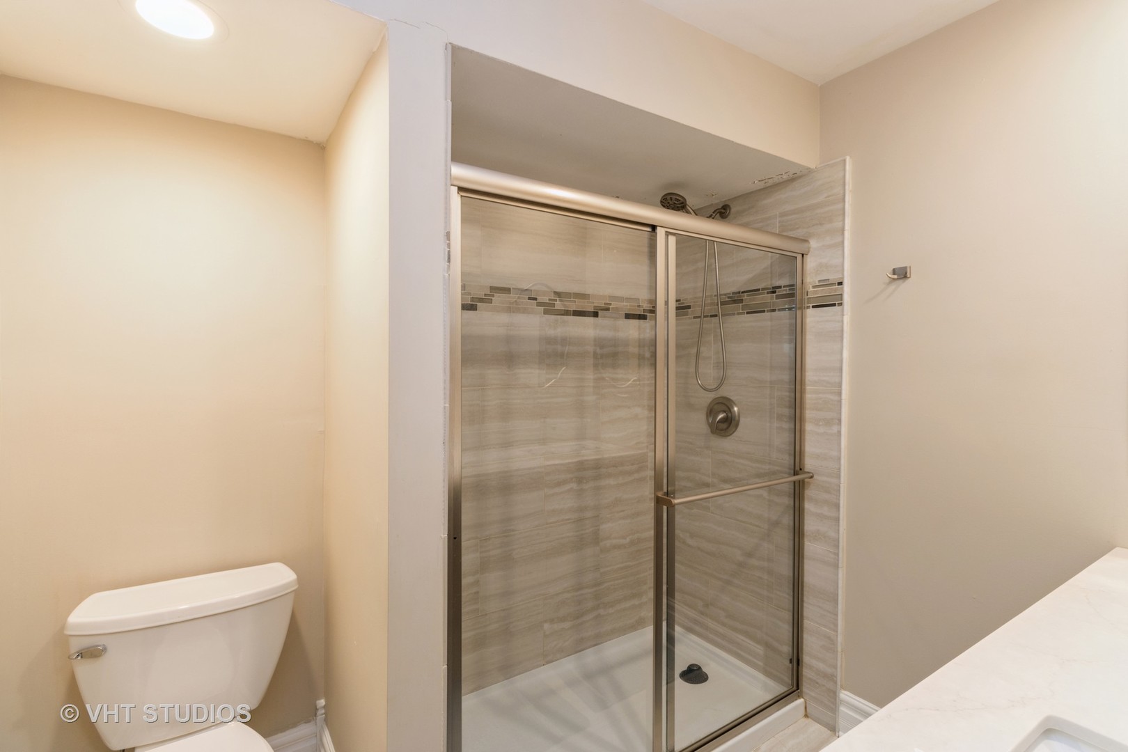 320 Claymoor Unit: 1E