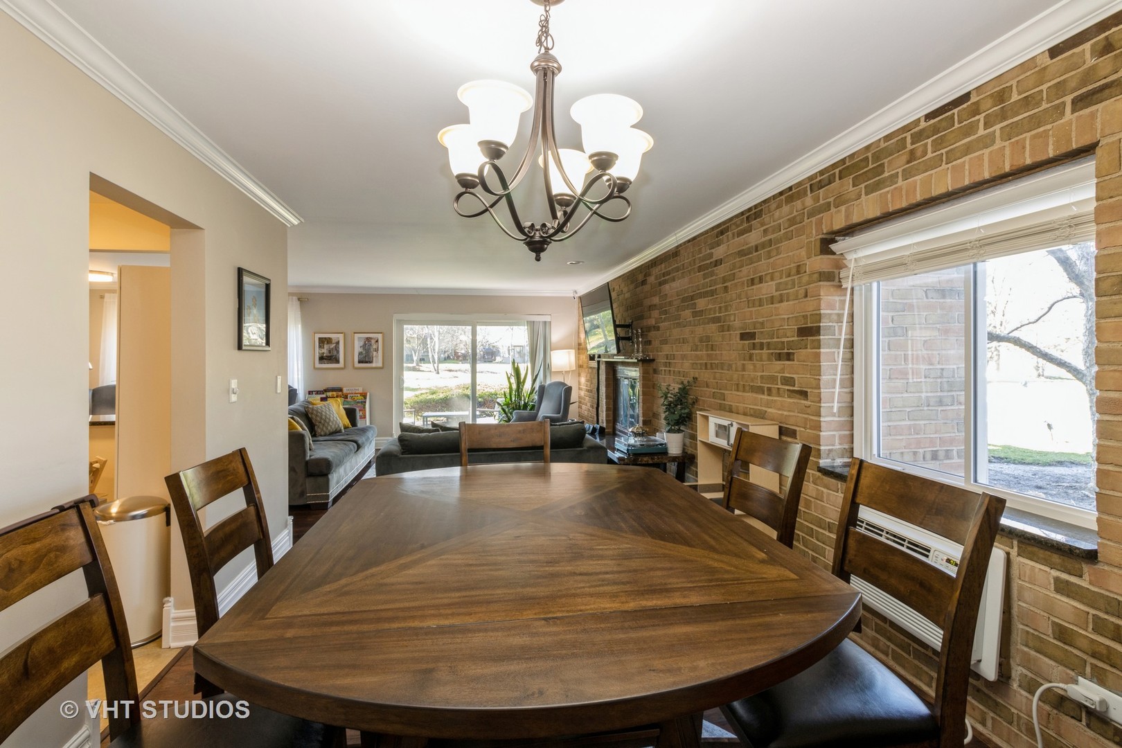 320 Claymoor Unit: 1E