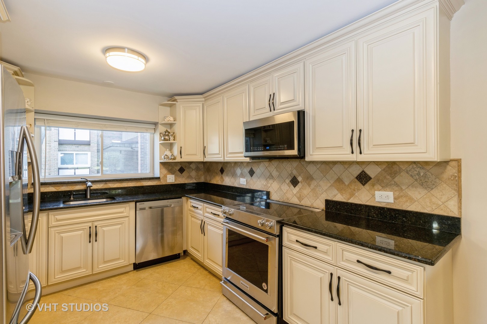 320 Claymoor Unit: 1E