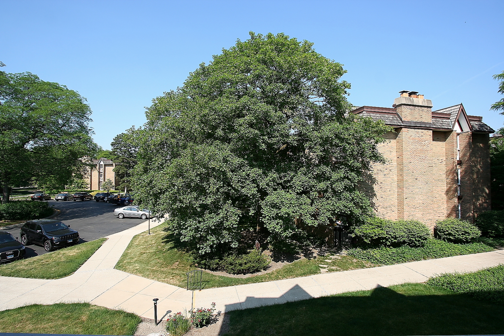 300 Claymoor Avenue Unit: 2C