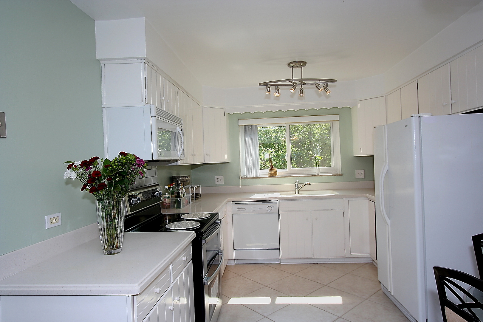 300 Claymoor Avenue Unit: 2C