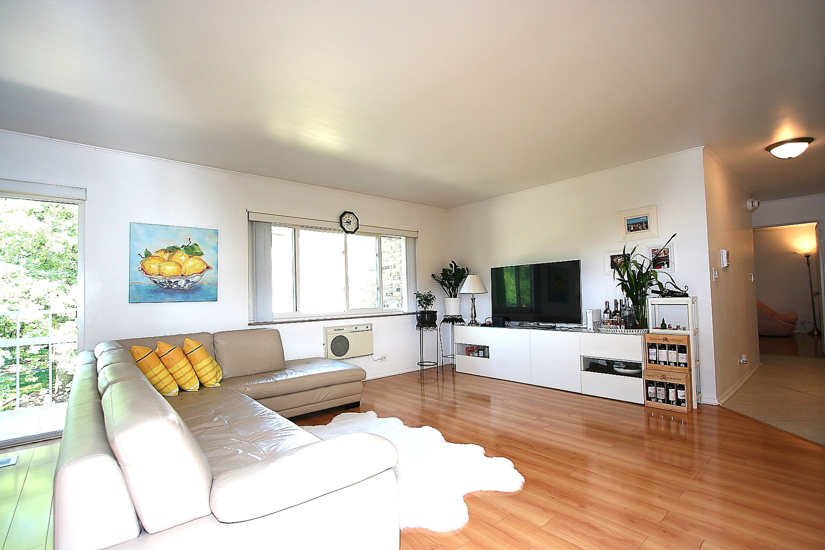 300 Claymoor Avenue Unit: 2C