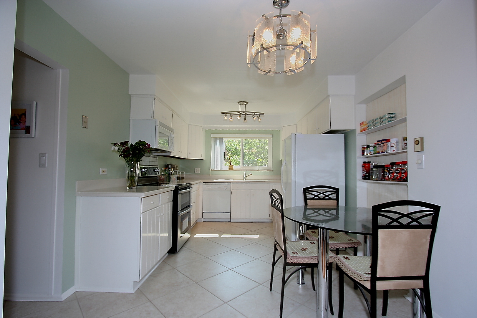 300 Claymoor Avenue Unit: 2C