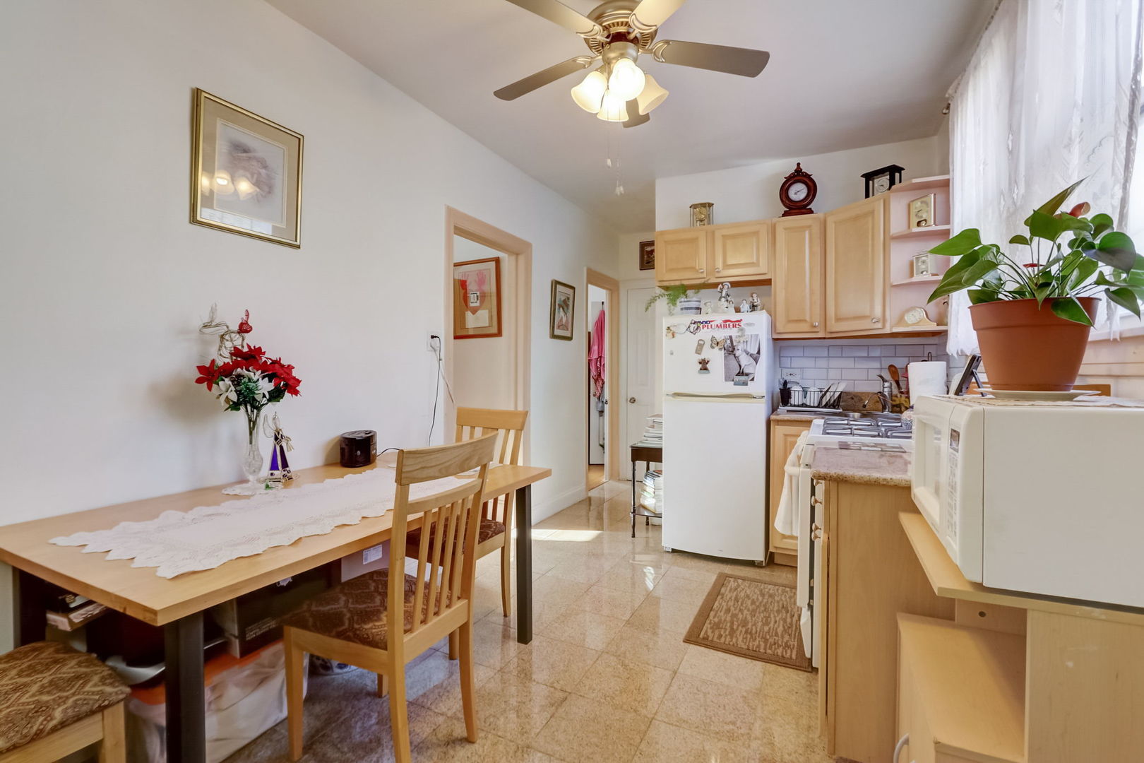 5504 W BARRY Avenue Unit: 2