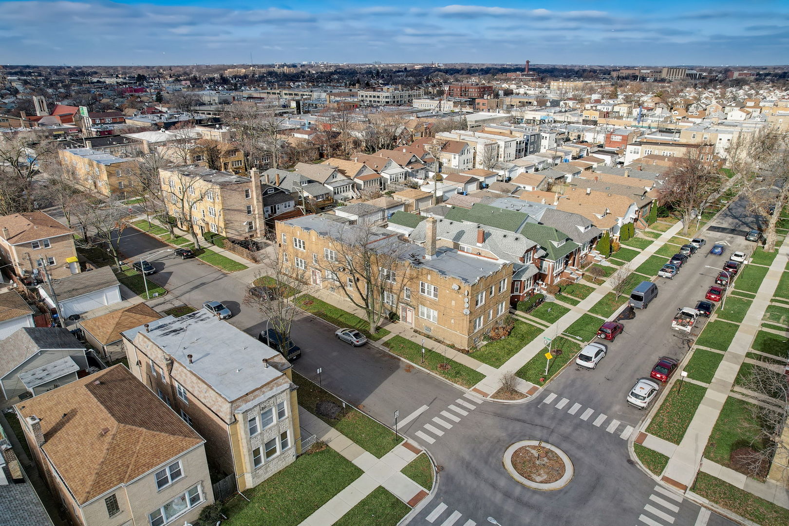 5504 W BARRY Avenue Unit: 2