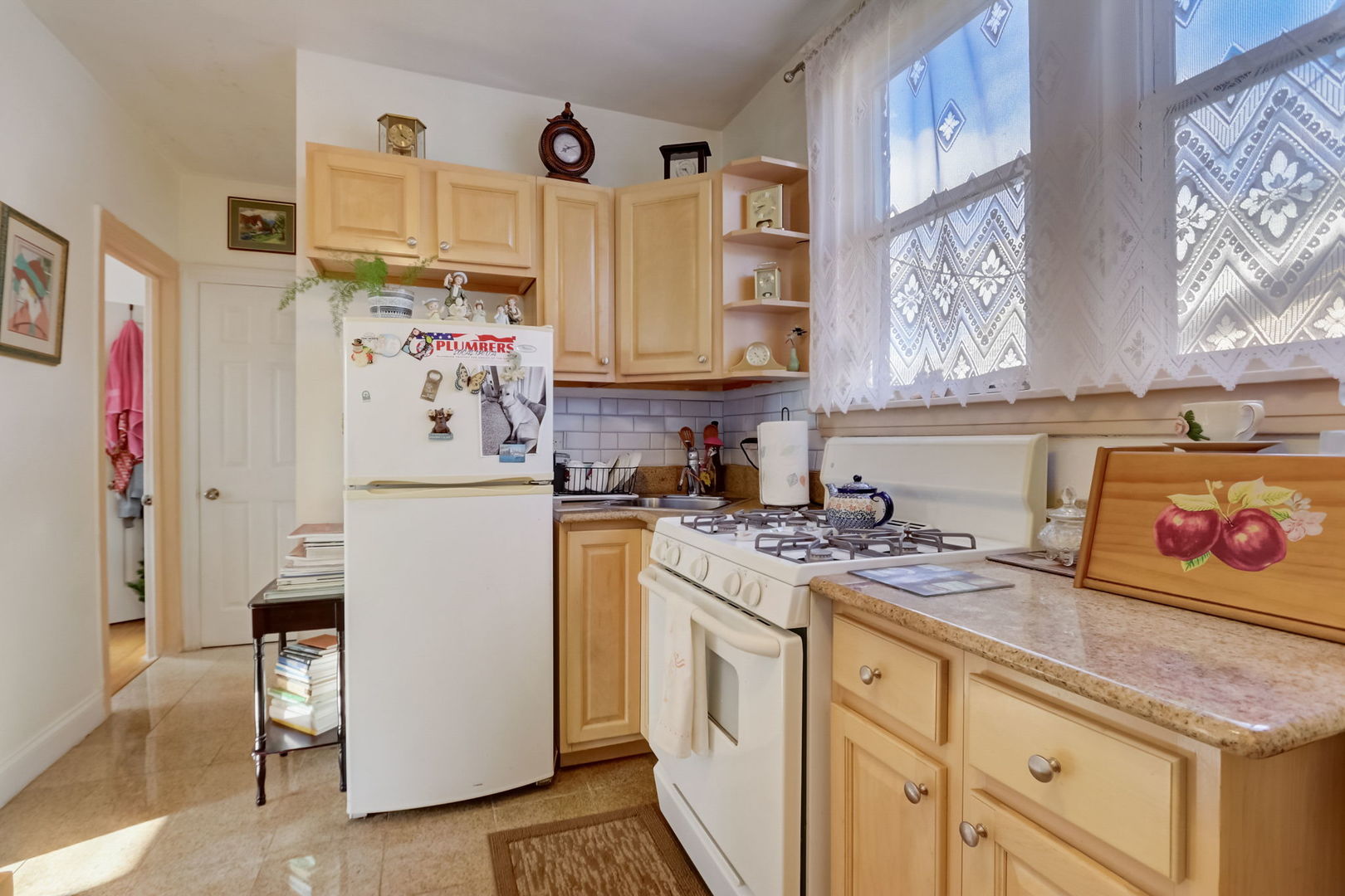 5504 W BARRY Avenue Unit: 2