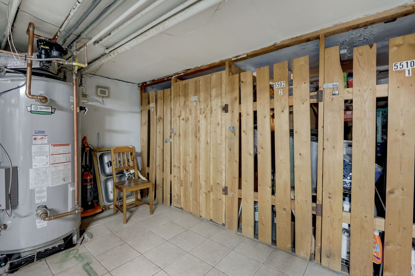 5504 W BARRY Avenue Unit: 2