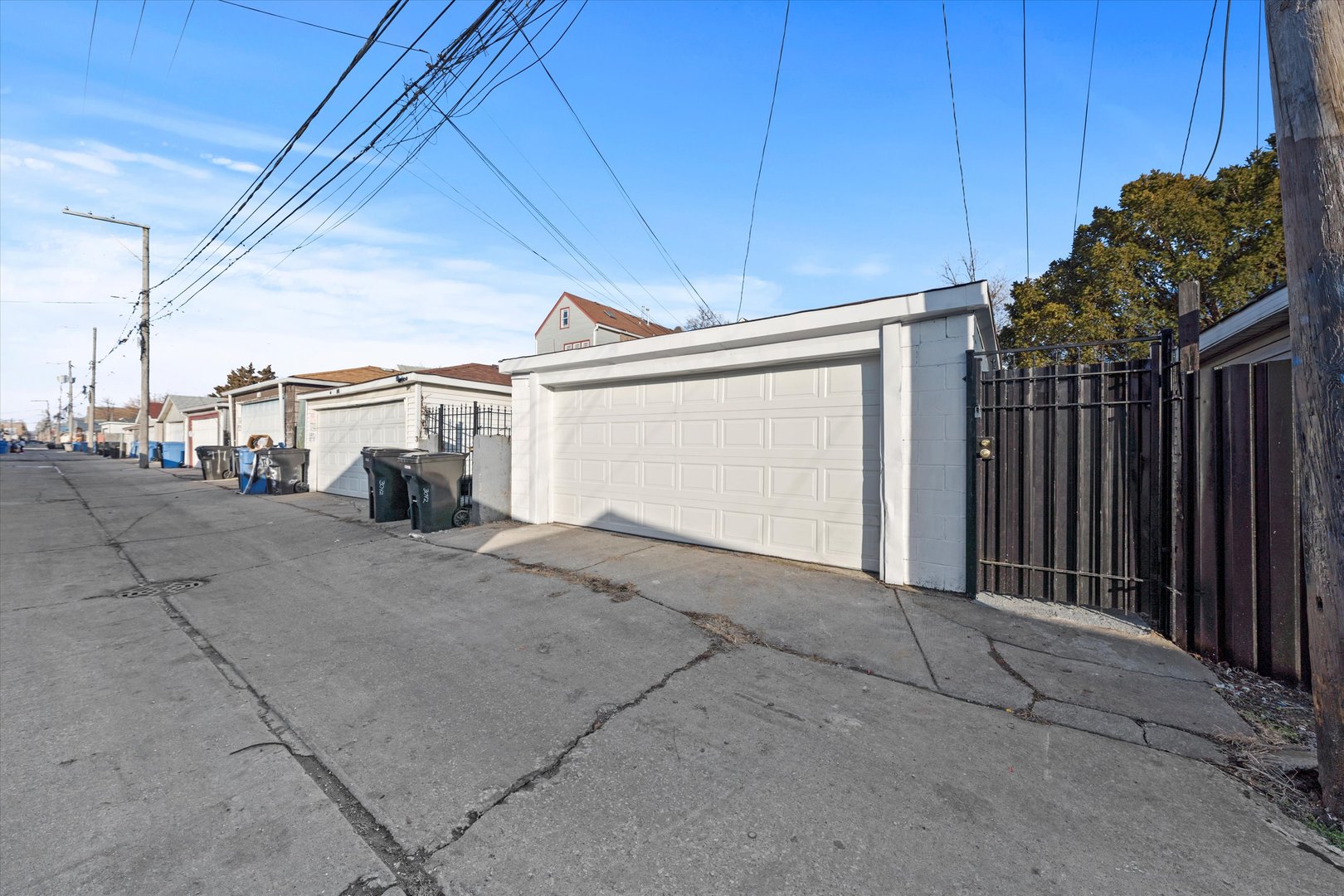3046 S HOMAN Avenue