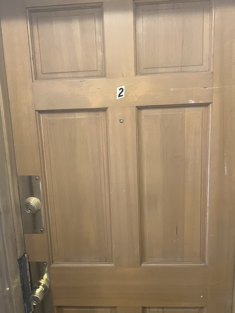 5510 W BARRY Avenue Unit: 2