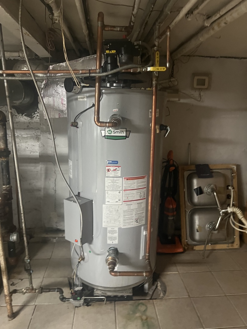 5510 W BARRY Avenue Unit: 2