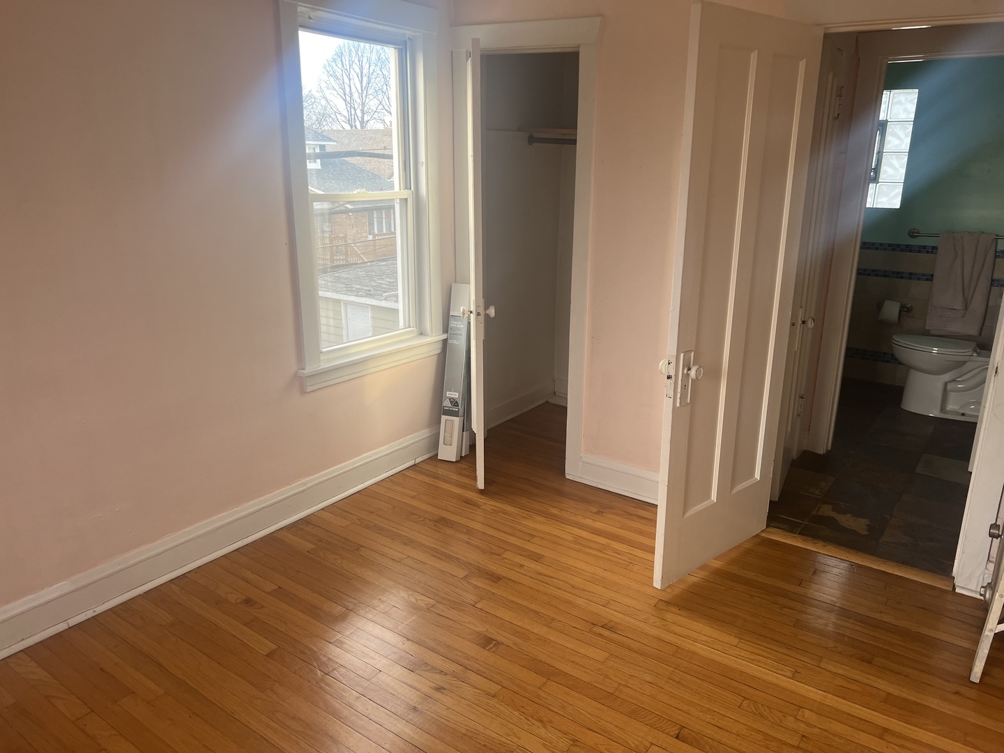 5510 W BARRY Avenue Unit: 2