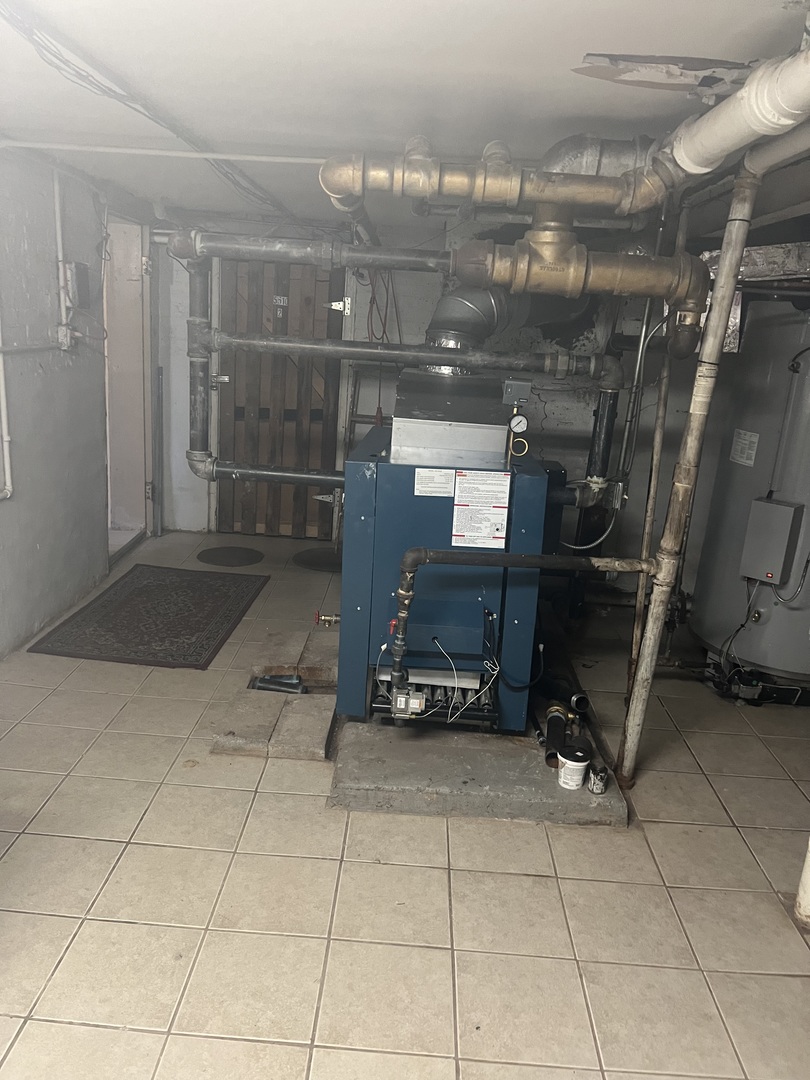 5510 W BARRY Avenue Unit: 2