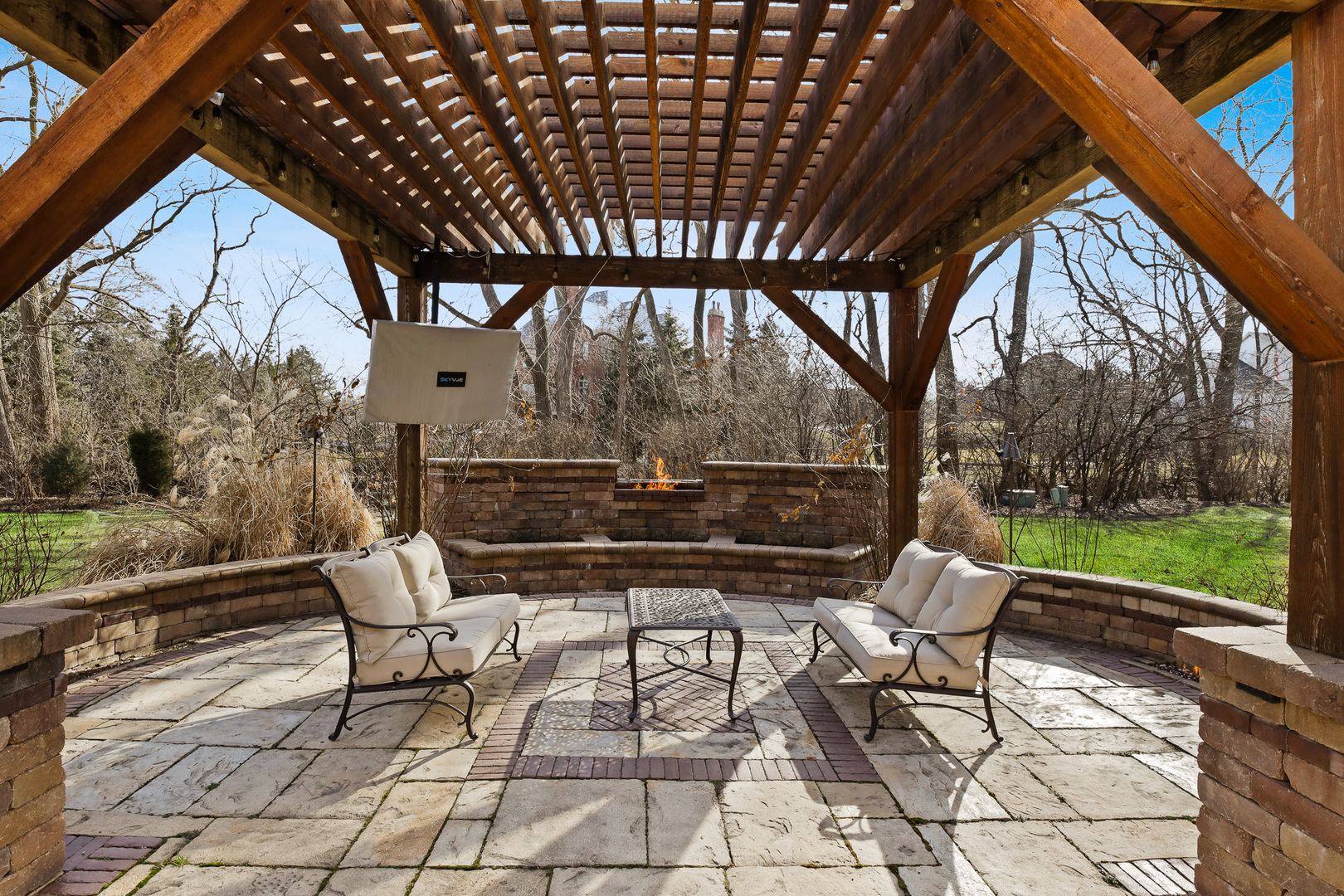 6447 Manor Drive