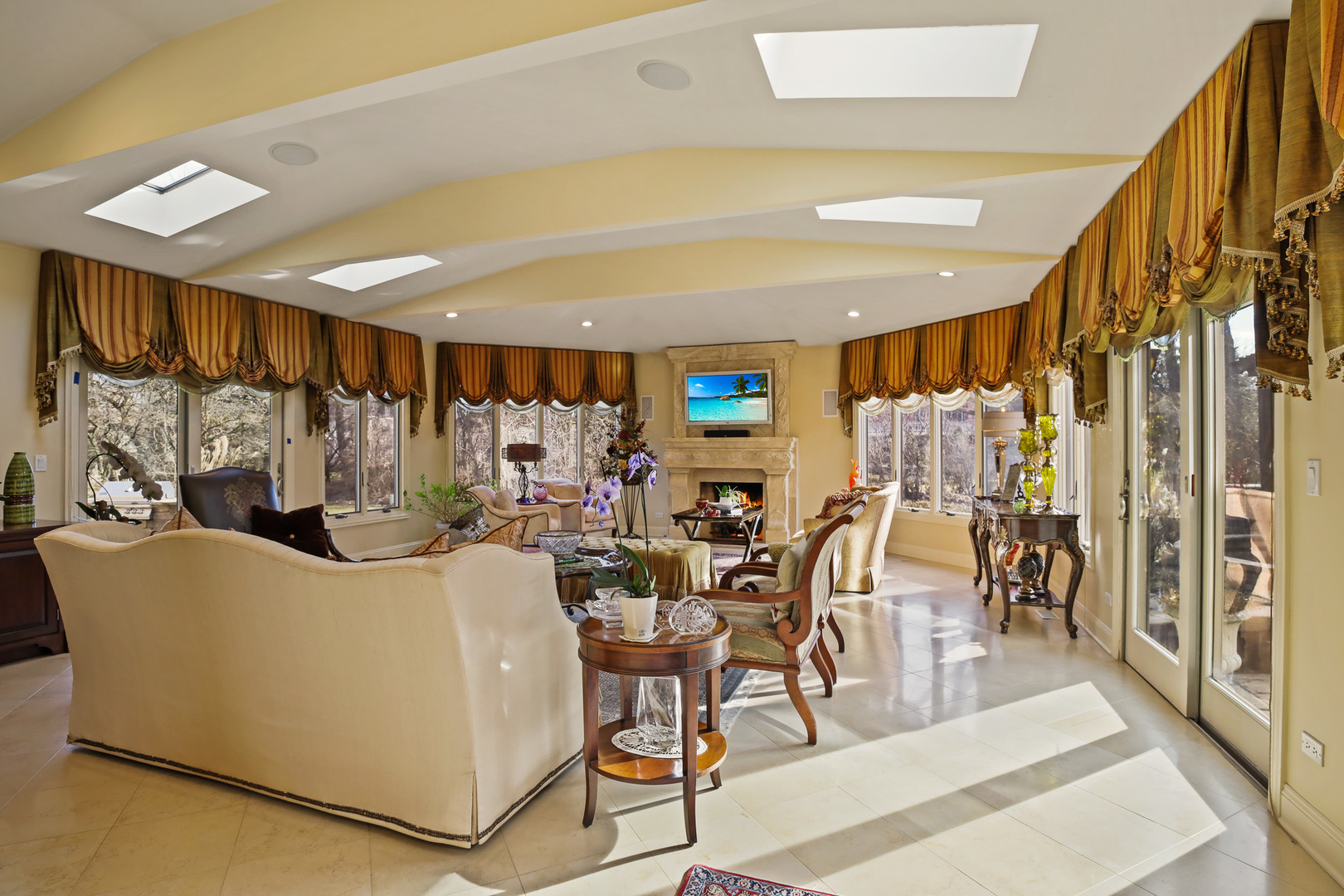 6447 Manor Drive