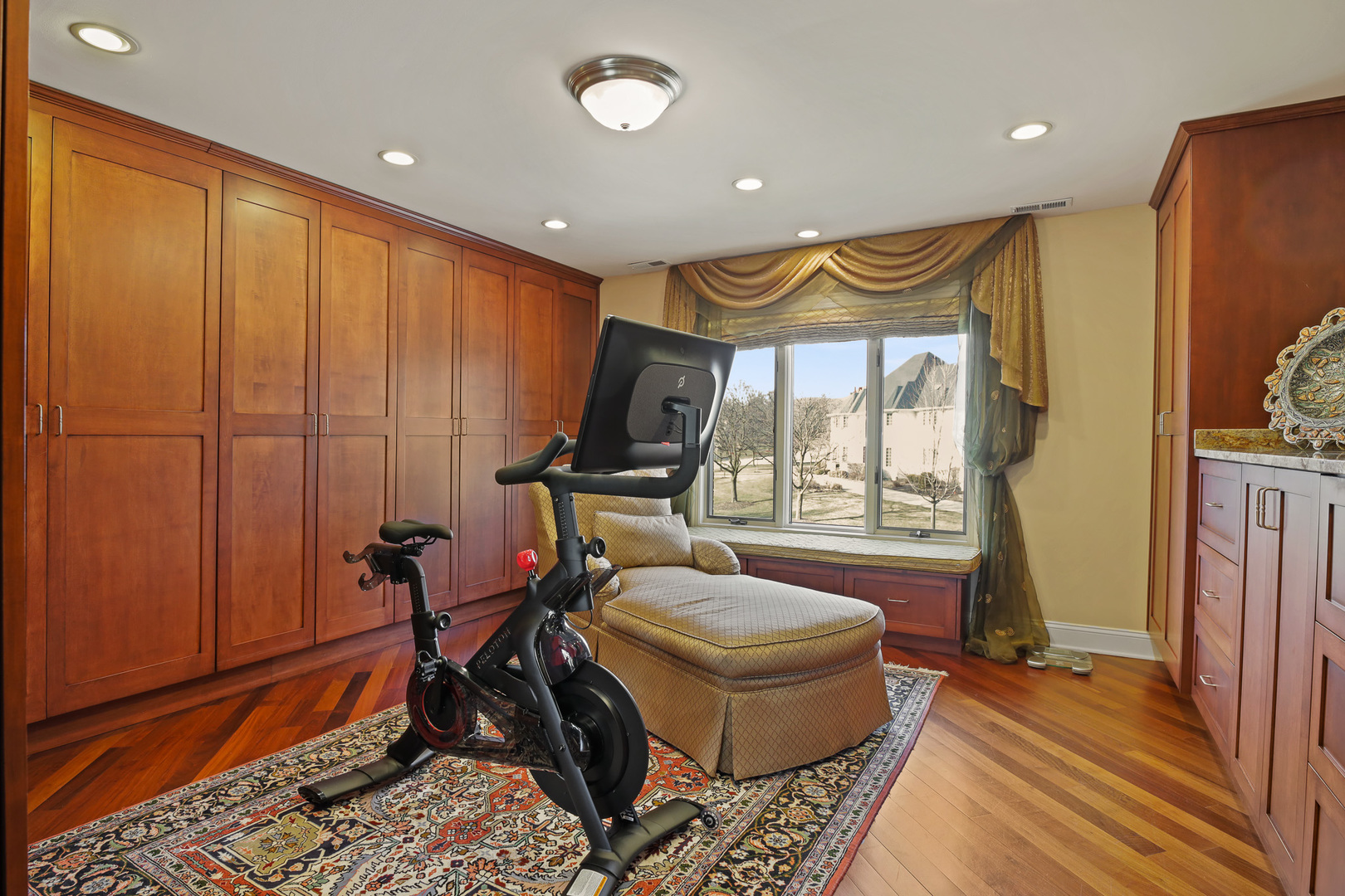 6447 Manor Drive