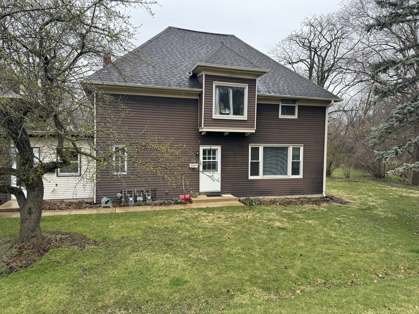 215 N 5th Avenue Unit: 215